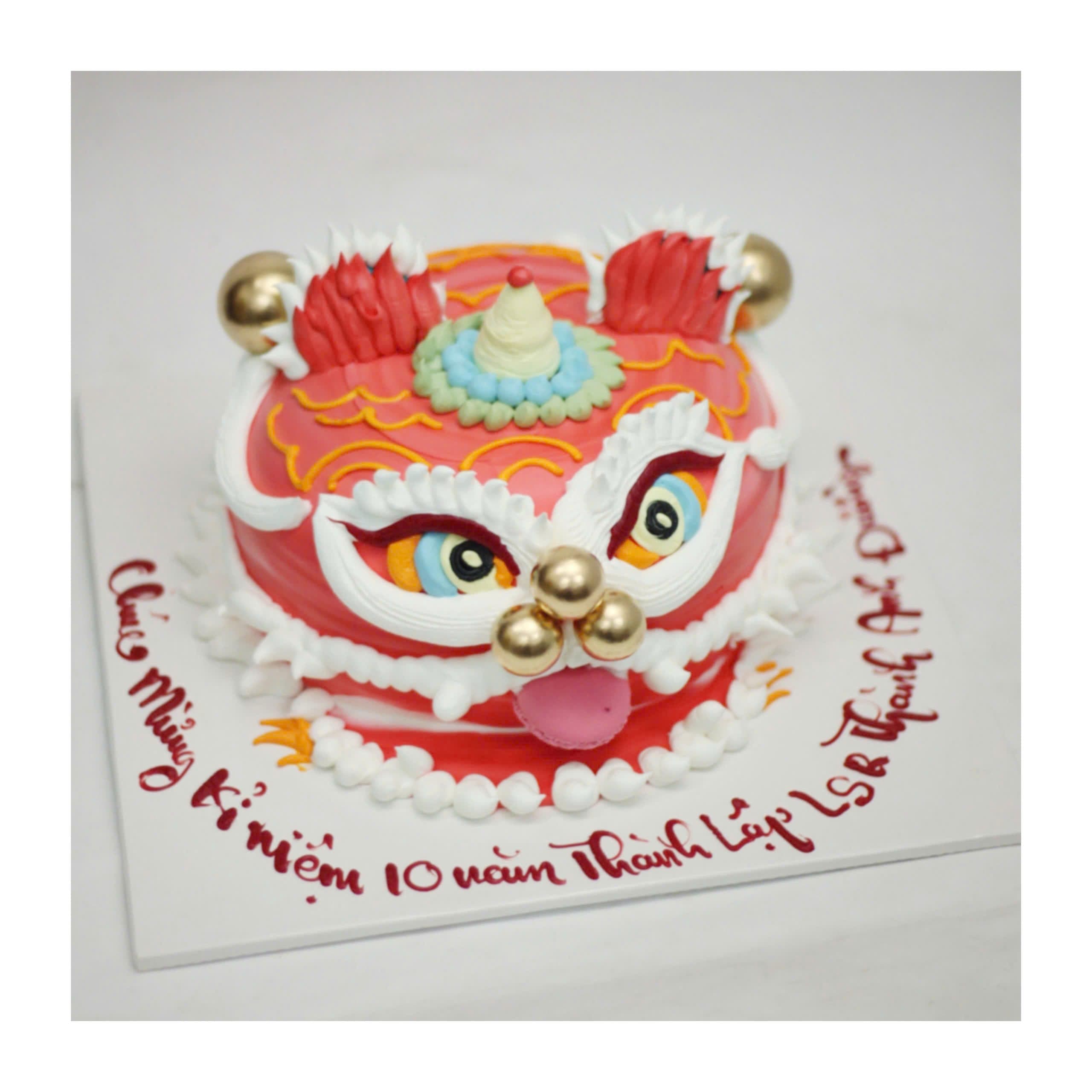 Bánh kem đầu lân chúc mừng sự kiện