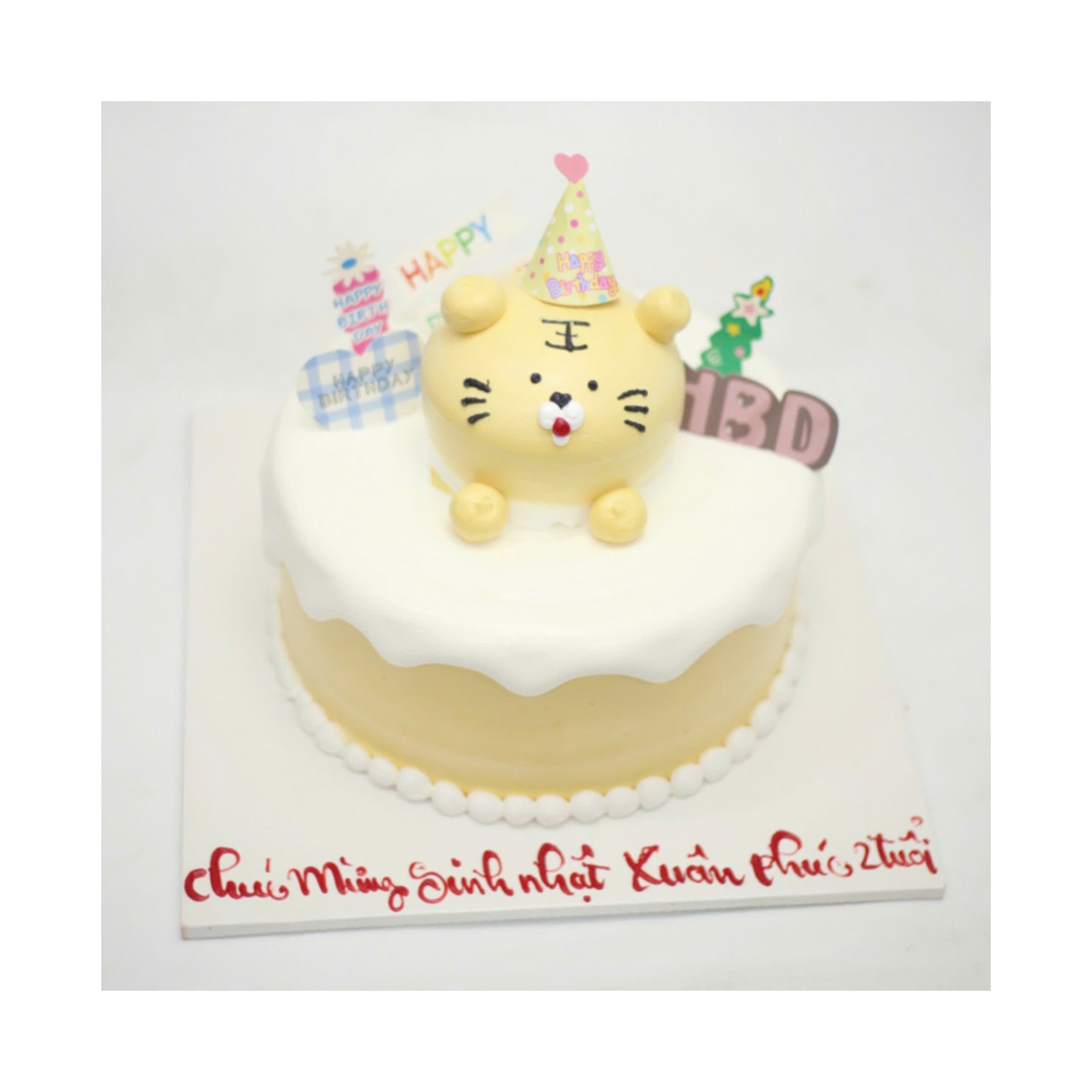 Bánh kem chú hổ vàng đáng yêu