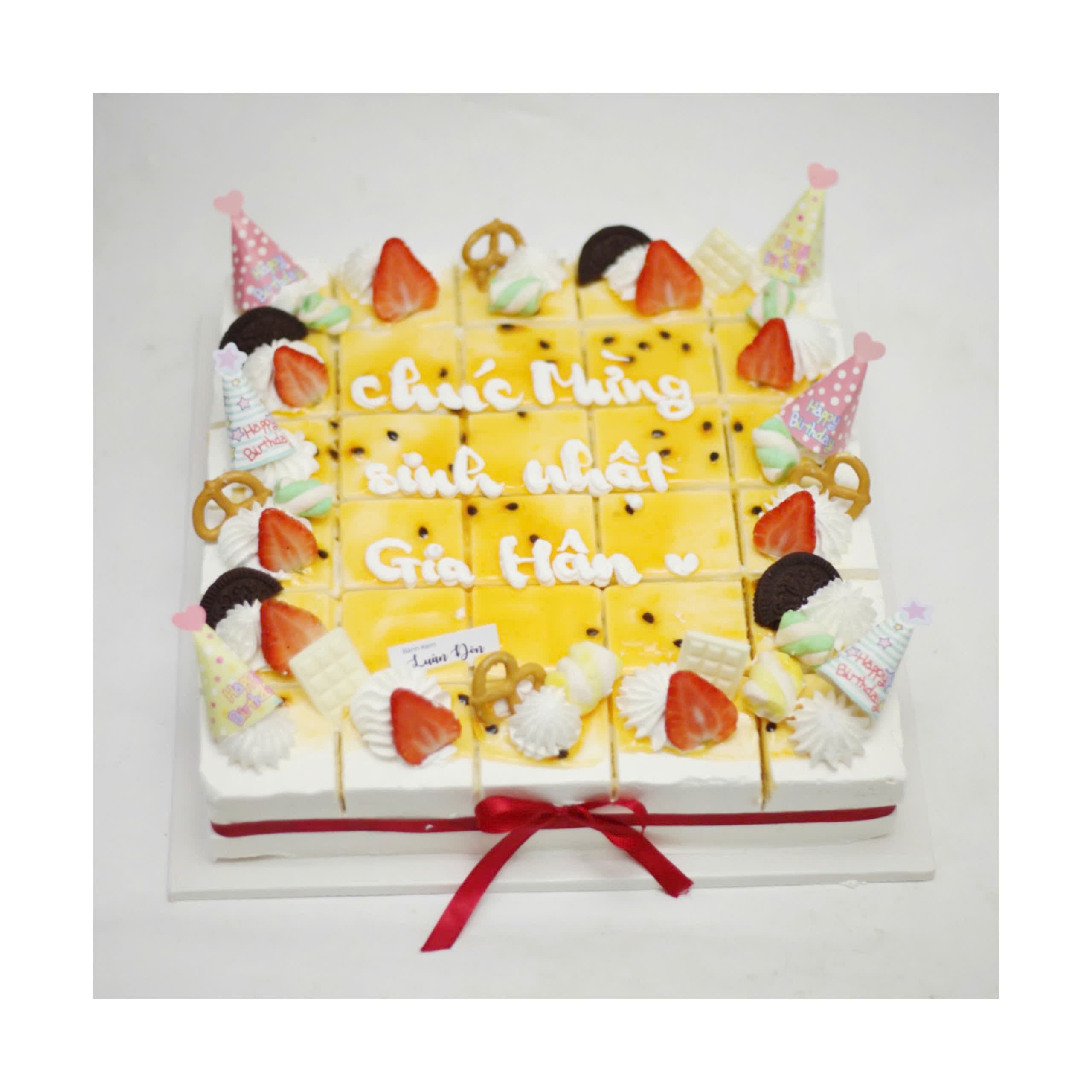 Bánh kem cắt miếng vị chanh leo