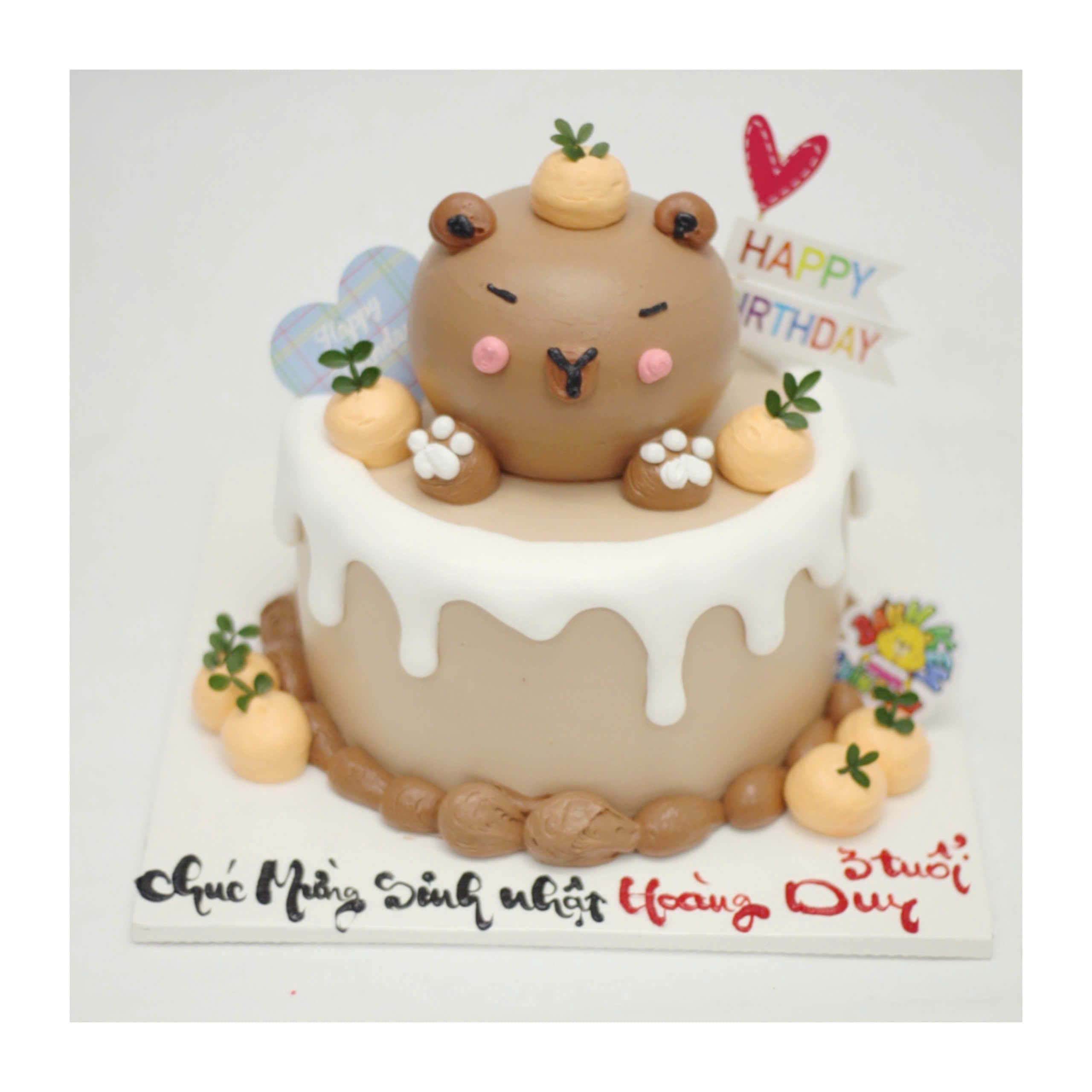 Bánh kem gấu nâu Capybara và cà rốt