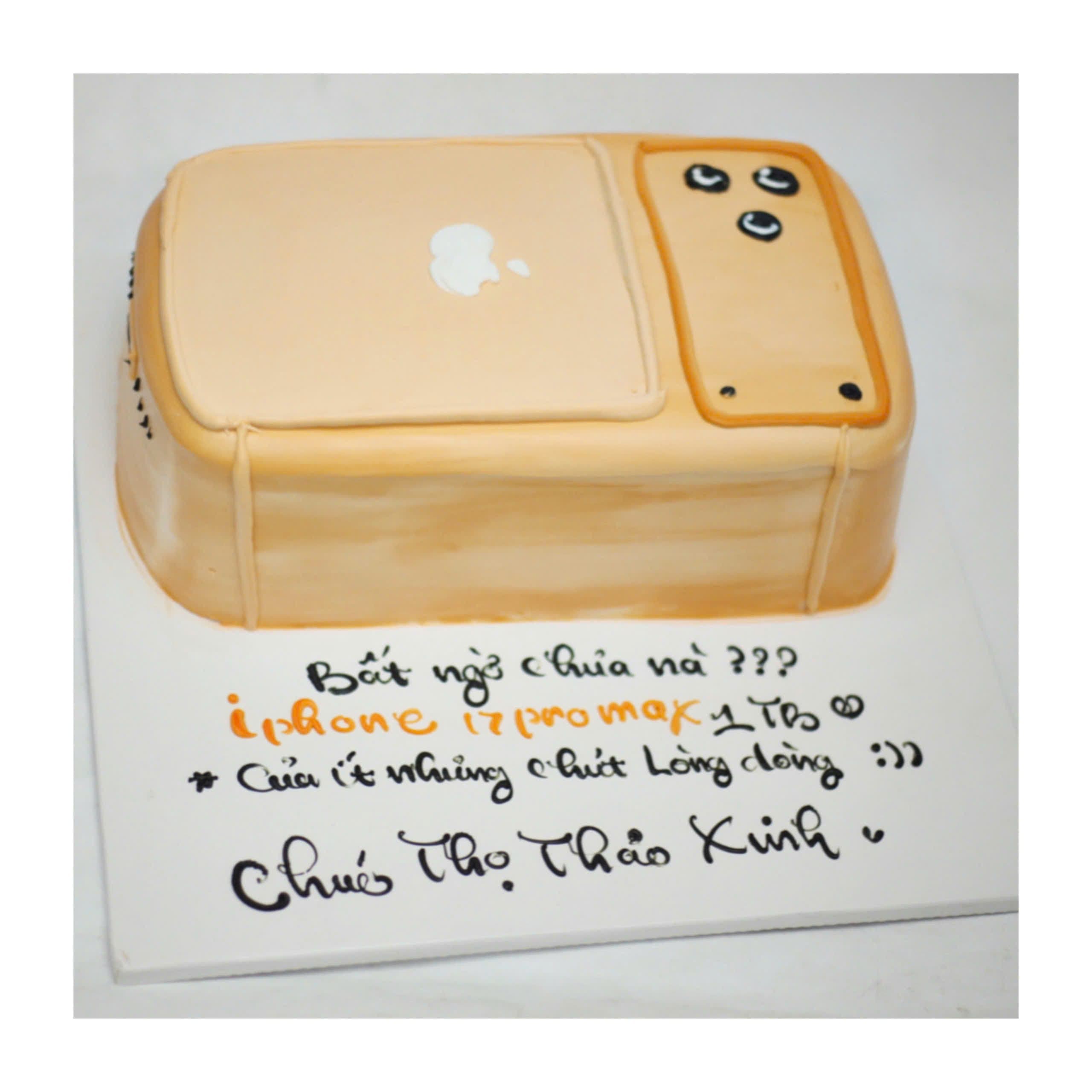 Bánh kem tạo hình điện thoại iPhone 17