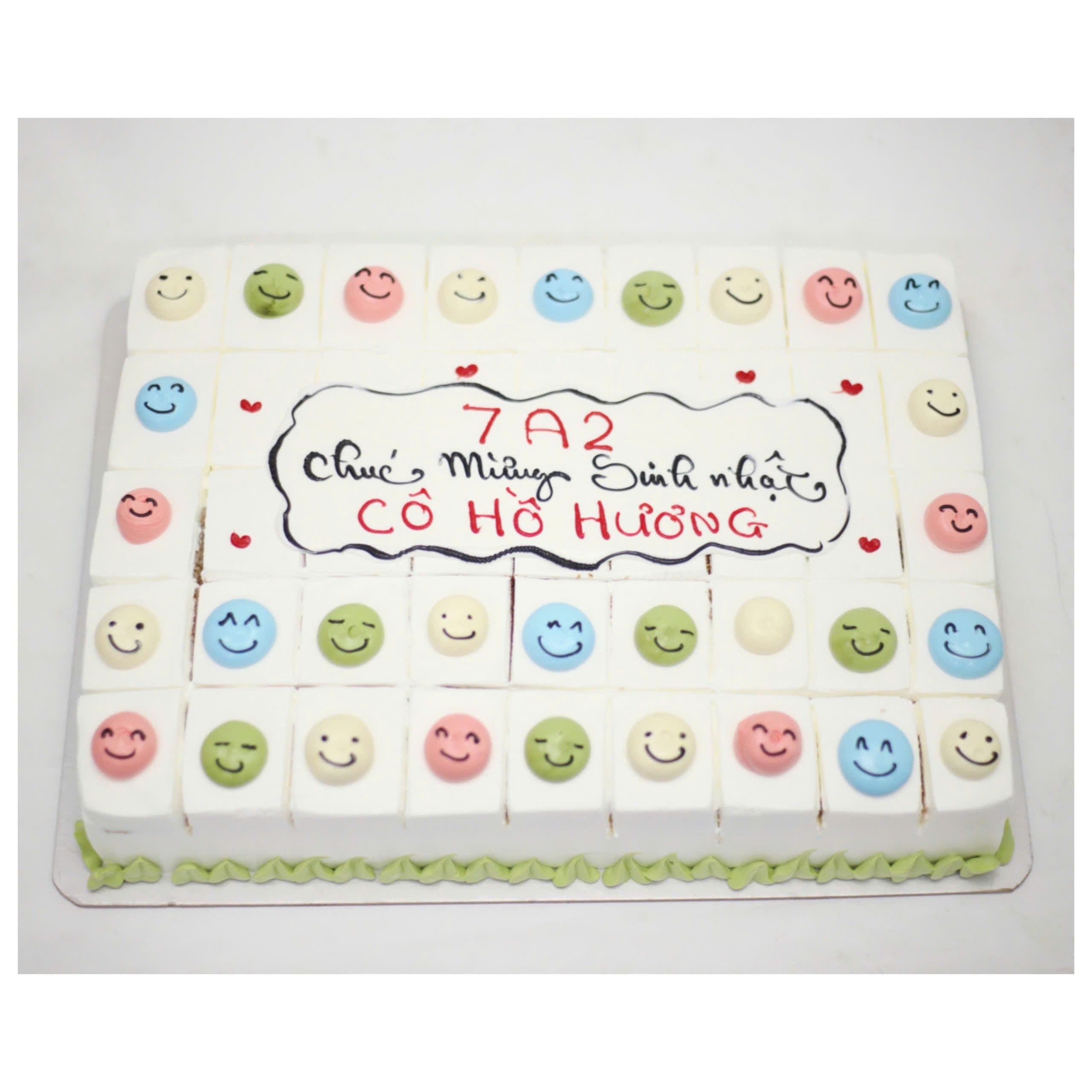 Bánh kem cắt miếng trang trí mặt cười