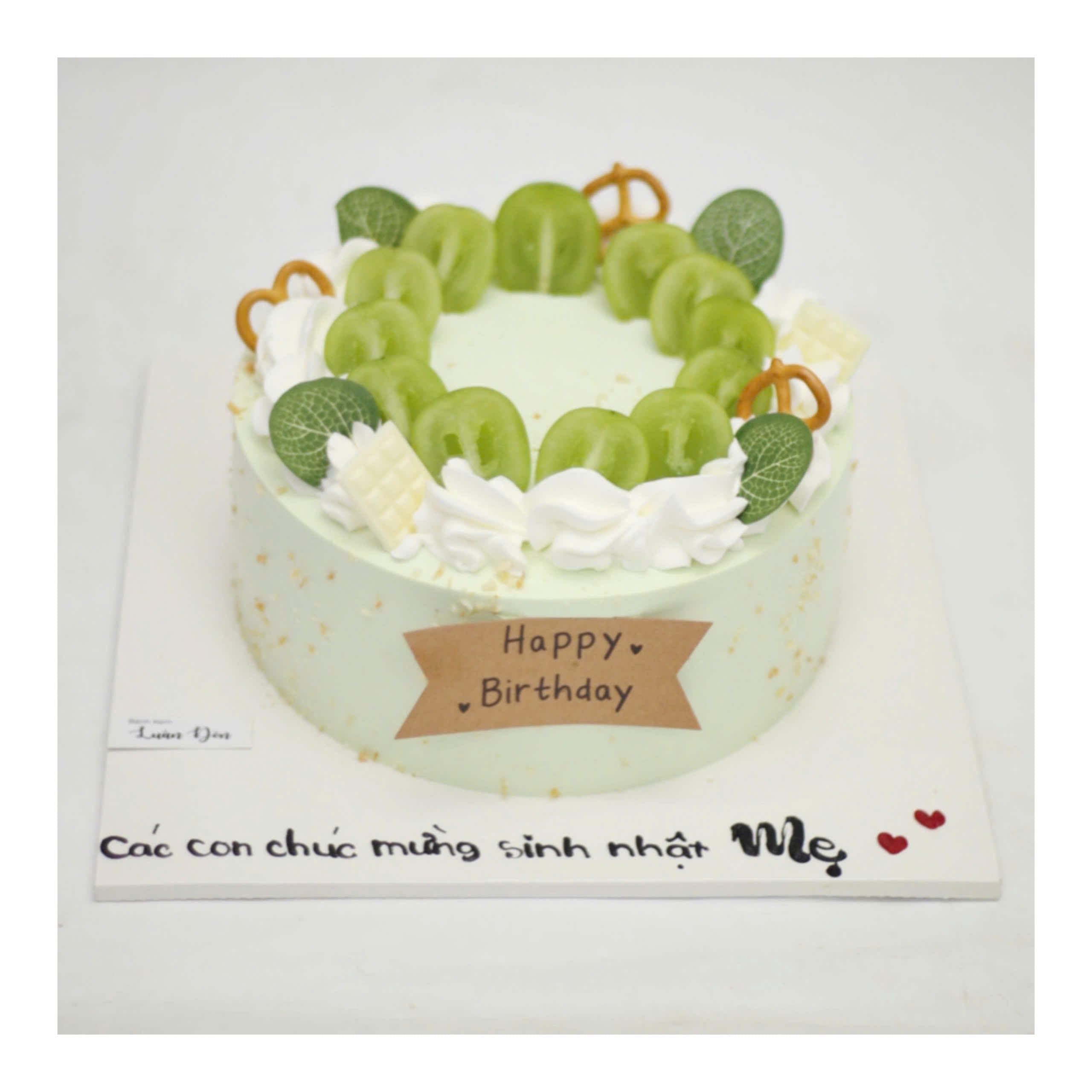 Bánh kem hoa quả nho xanh tặng mẹ