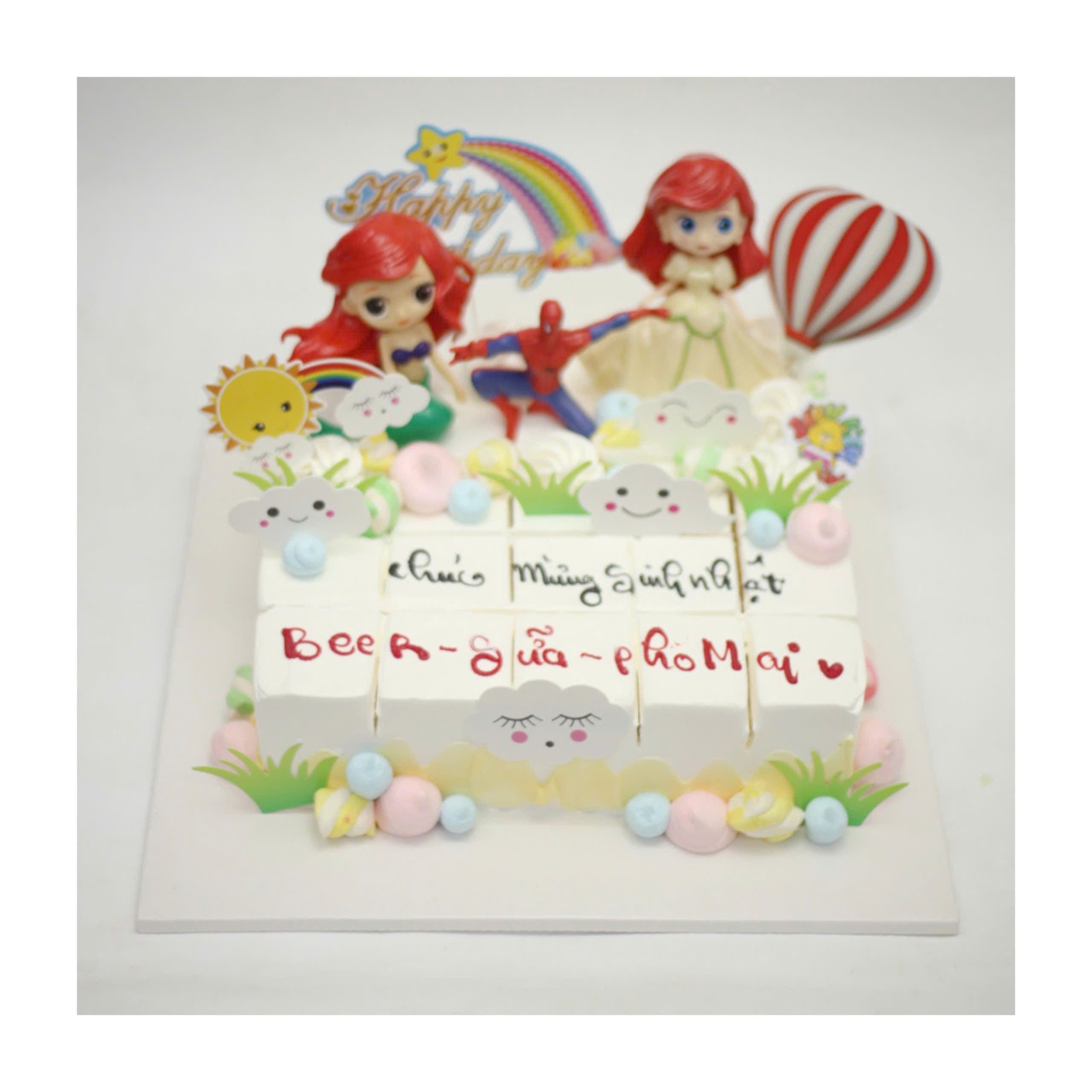 Bánh kem cắt miếng trang trí công chúa