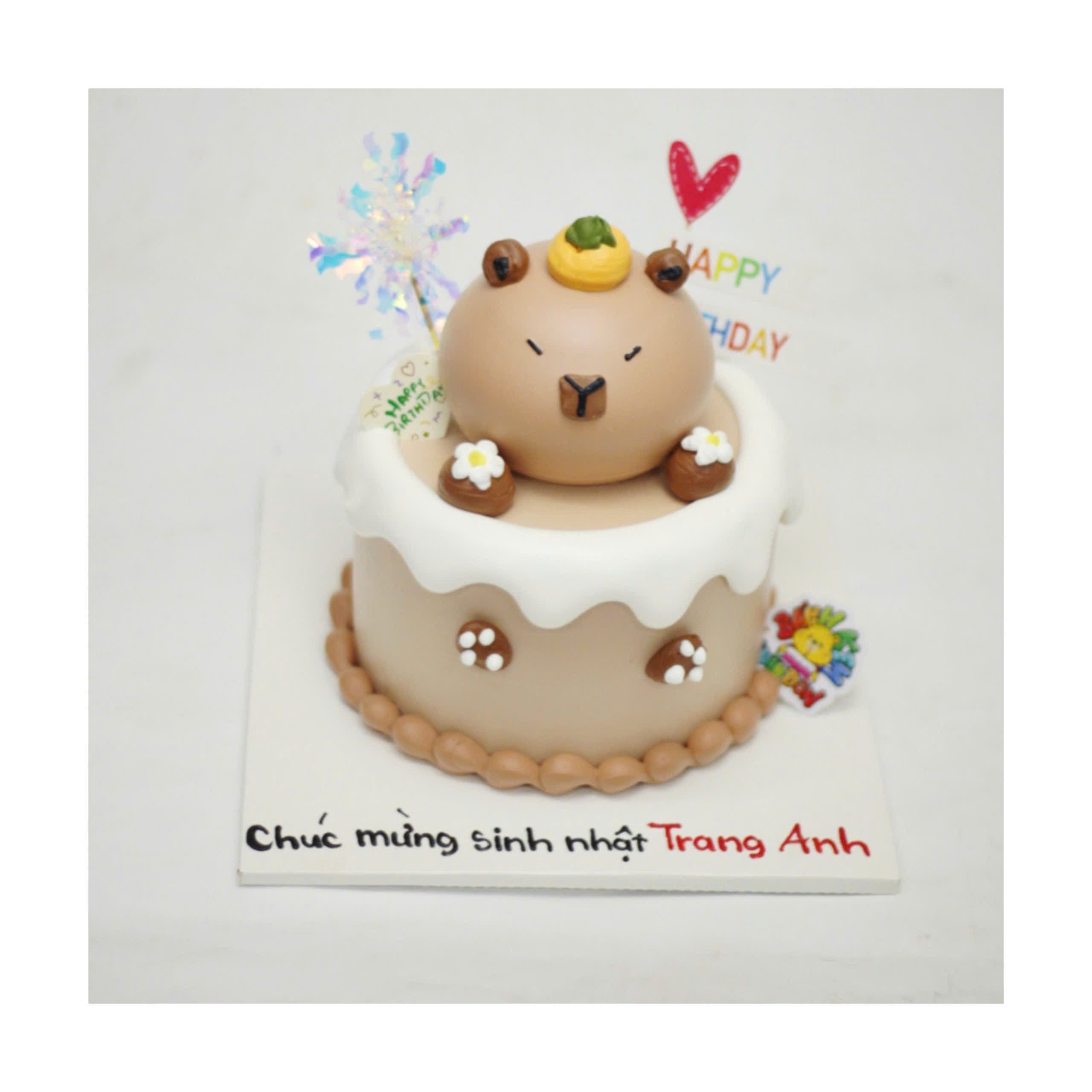 Bánh kem Capybara đội cam ngộ nghĩnh