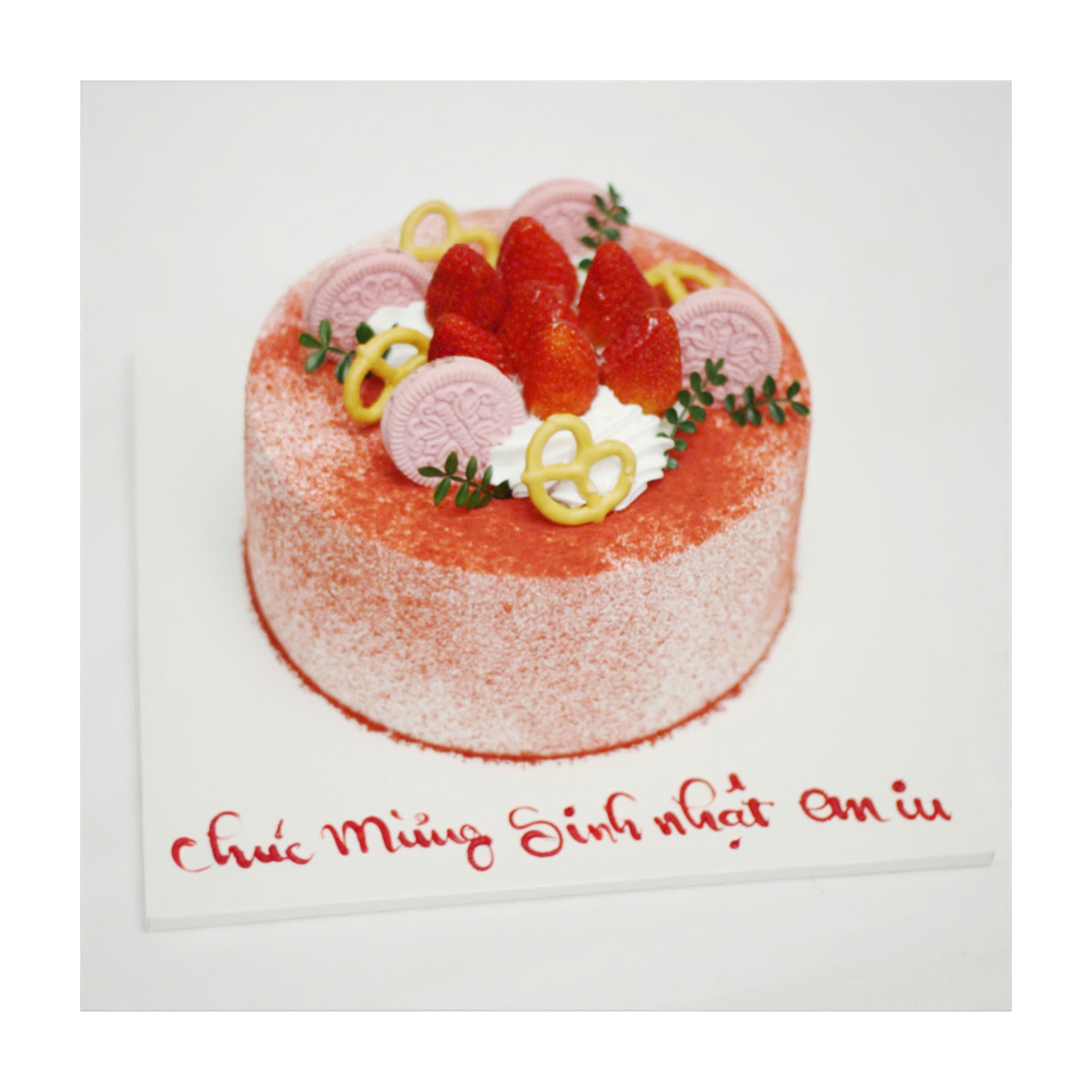 Bánh Kem Red Velvet Dâu Tây Và Bánh Quy