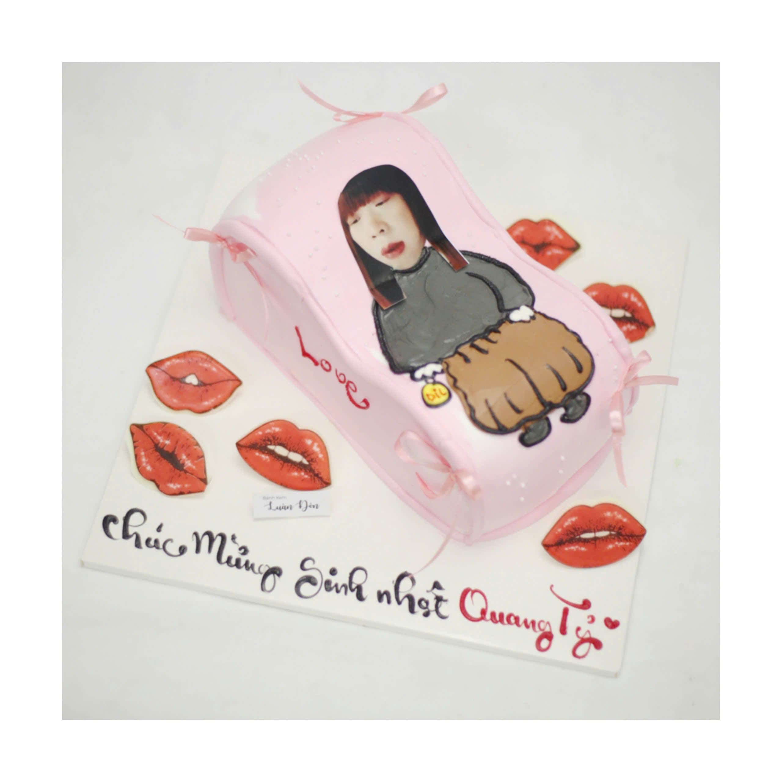 Bánh kem in hình túi xách hồng