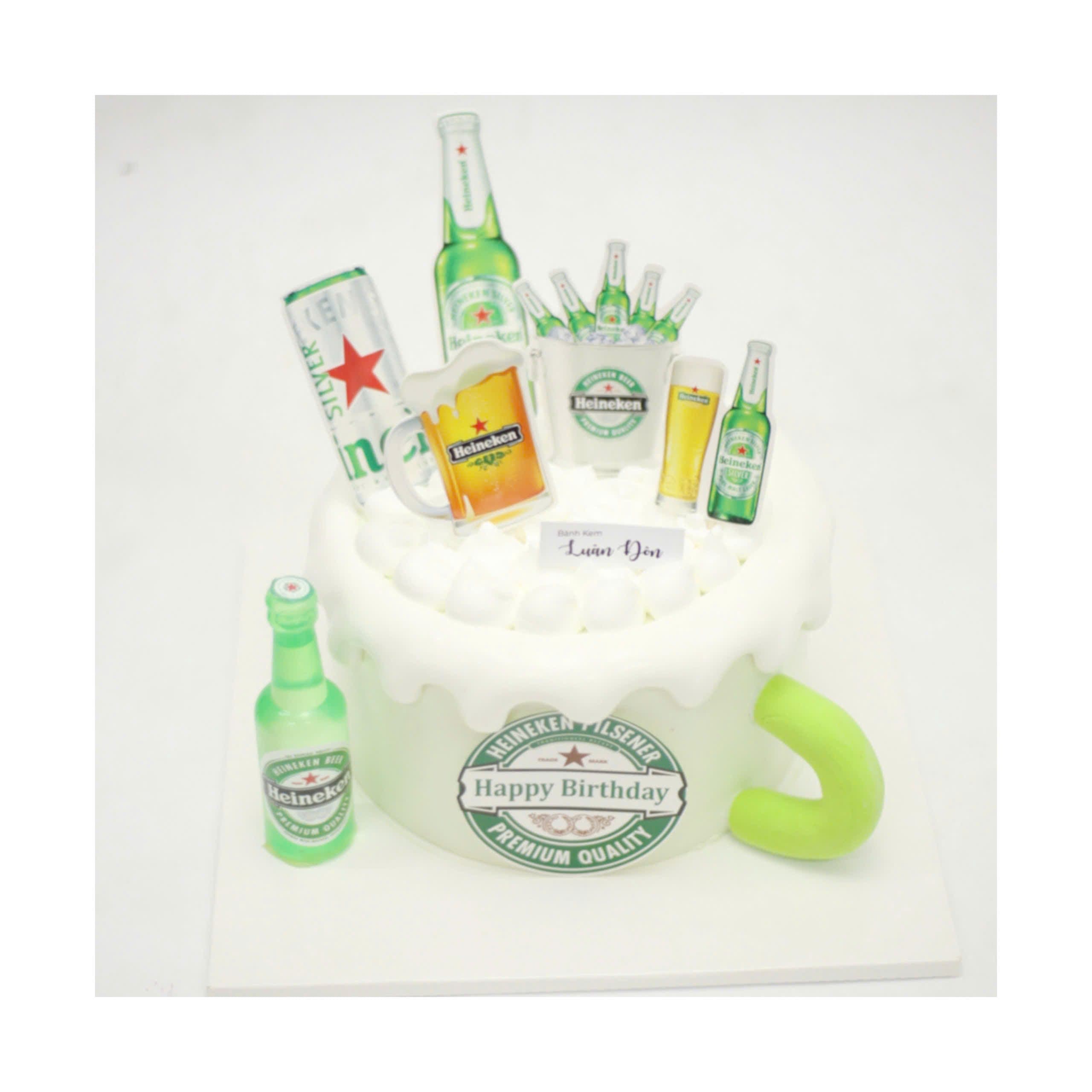 Bánh kem mô hình bia Heineken độc đáo