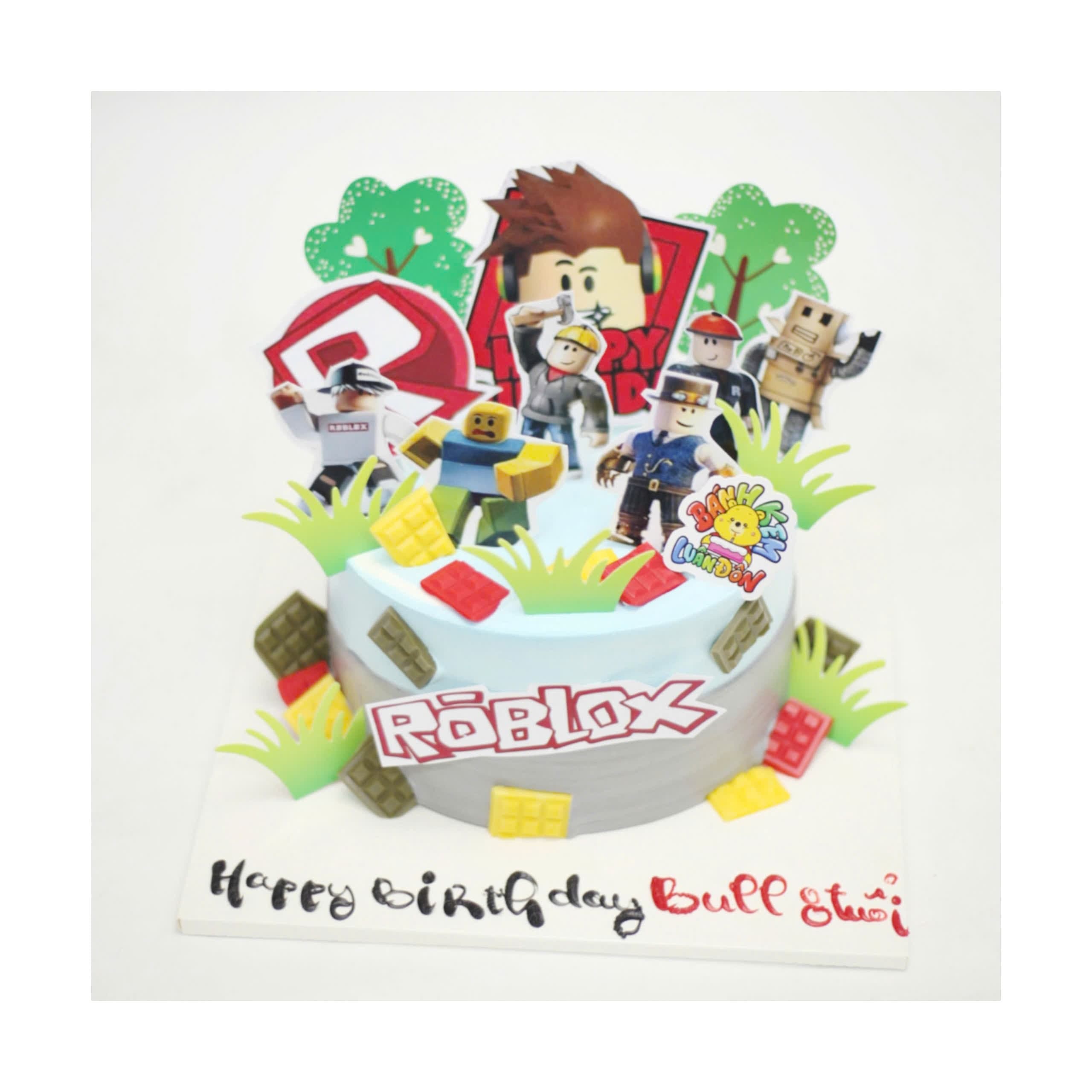 Bánh kem Roblox trang trí socola màu sắc