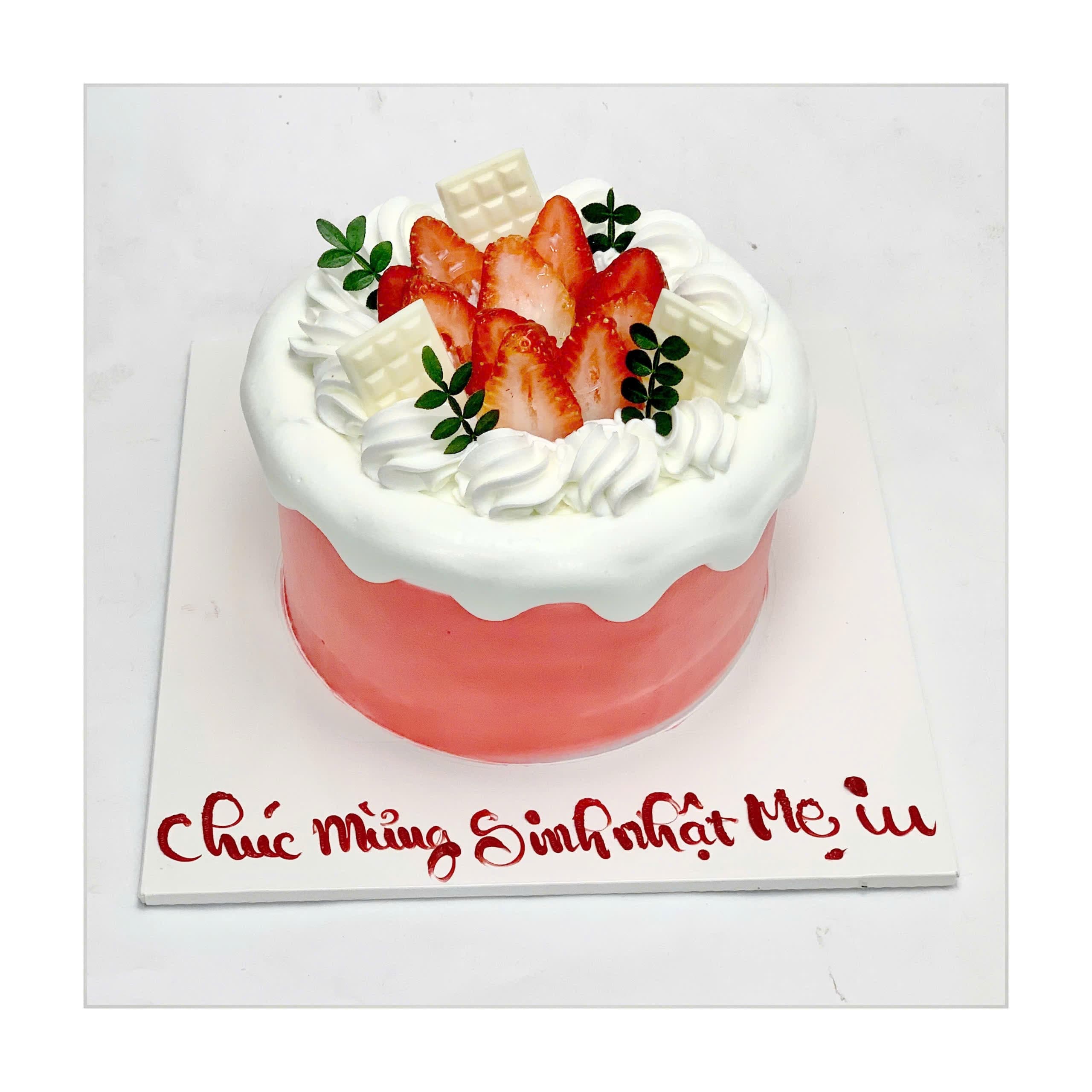 Bánh kem dâu tây tươi tặng mẹ yêu