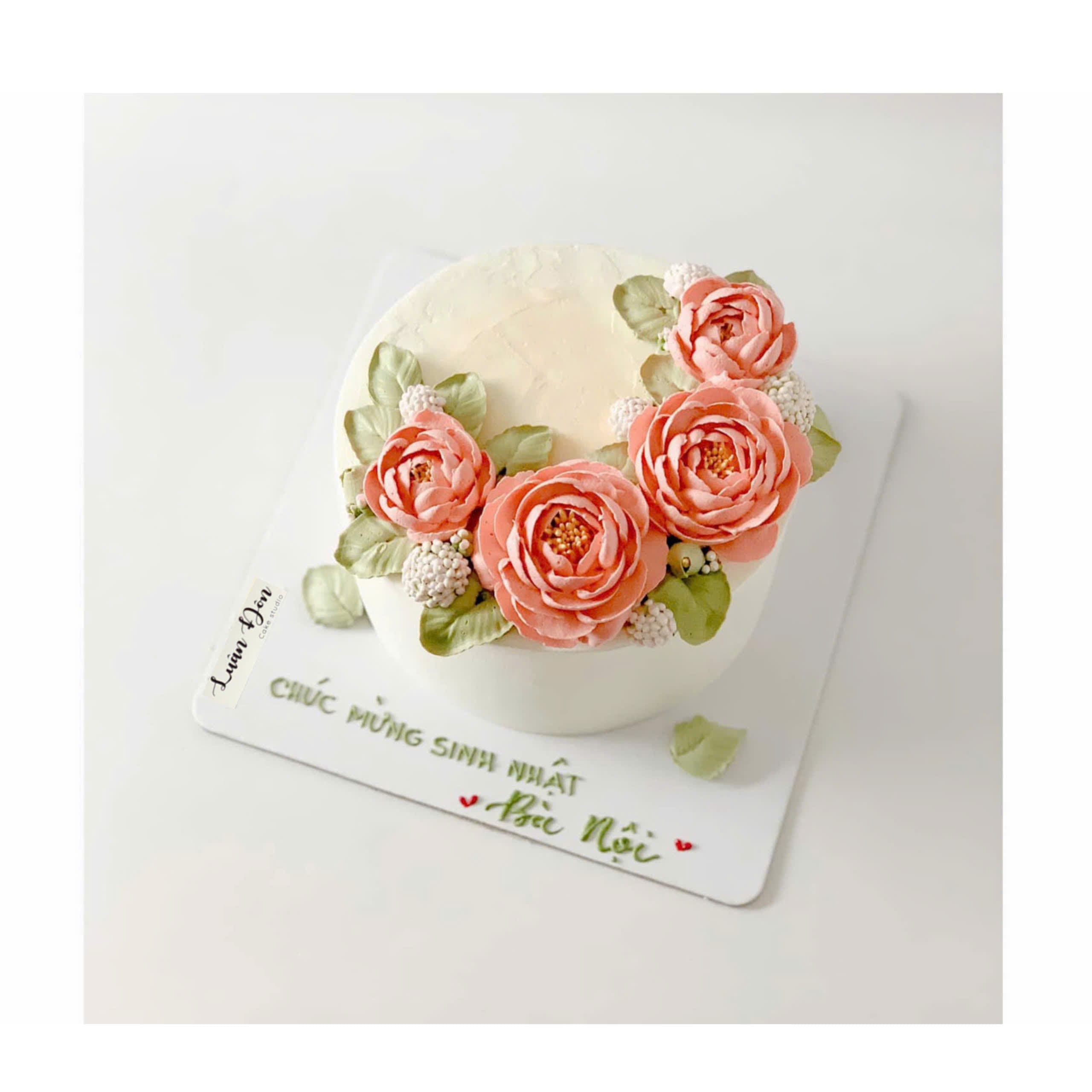 Bánh kem hoa trà hồng thanh lịch