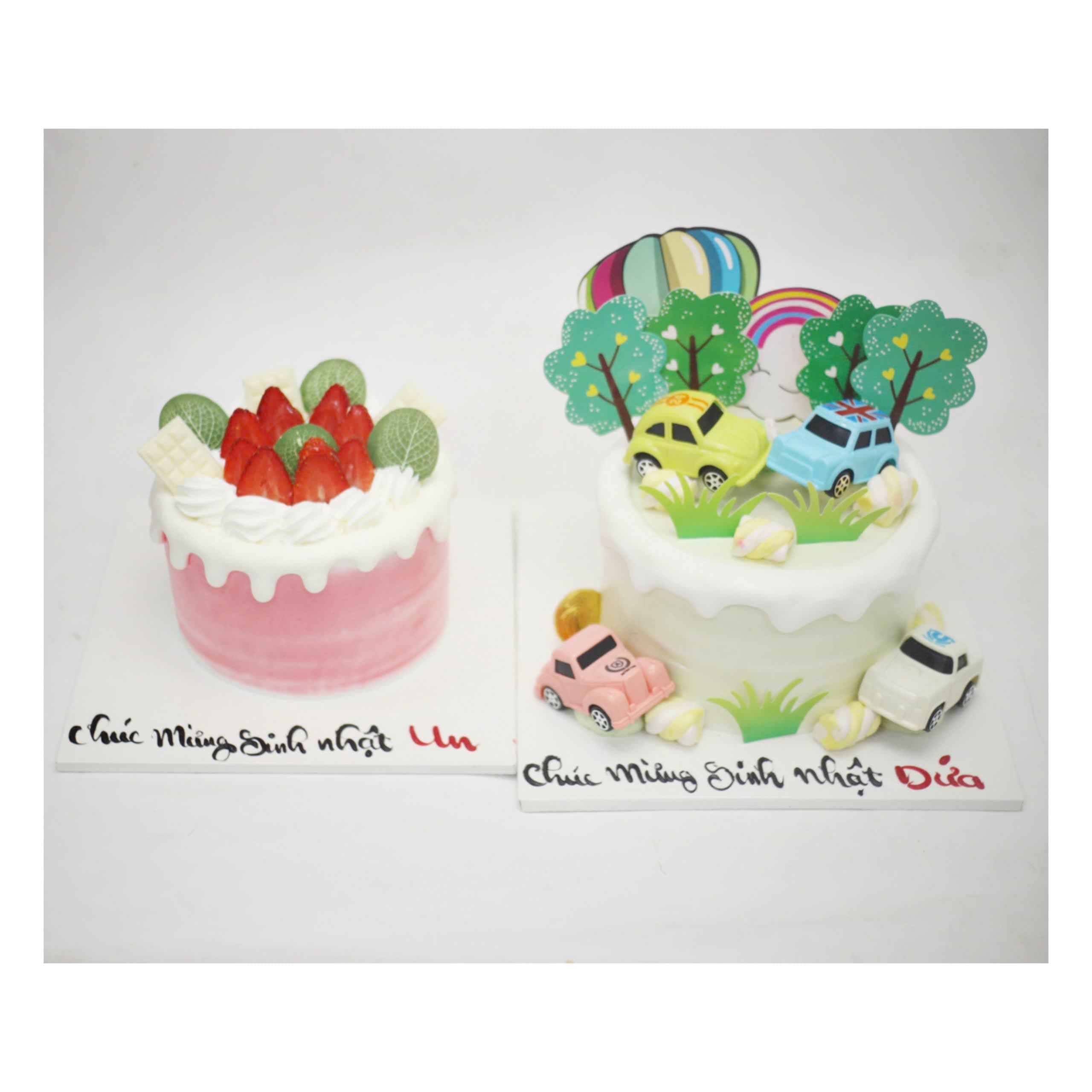 Set bánh đôi dâu tây và xe hơi