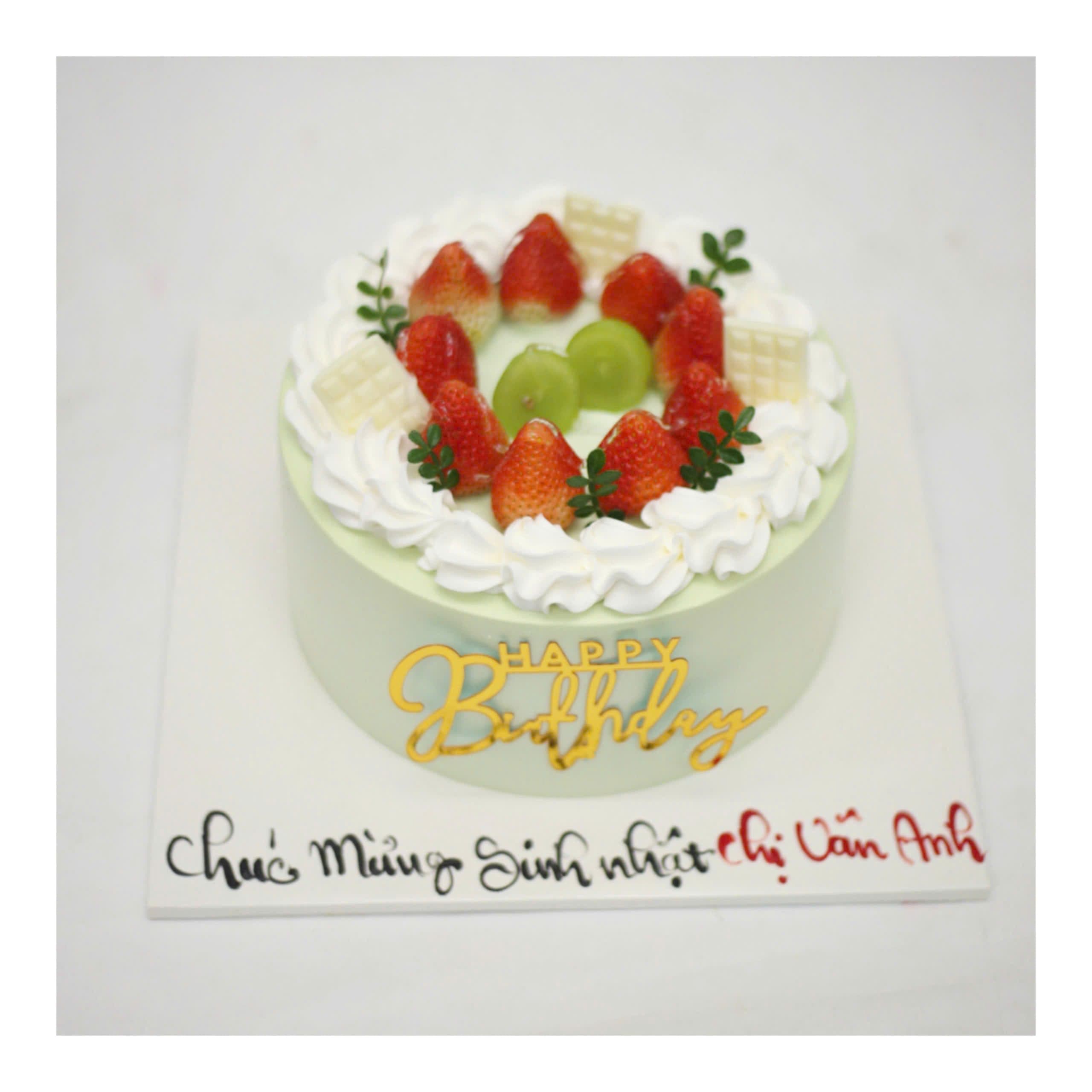 Bánh kem hoa quả tươi thanh mát