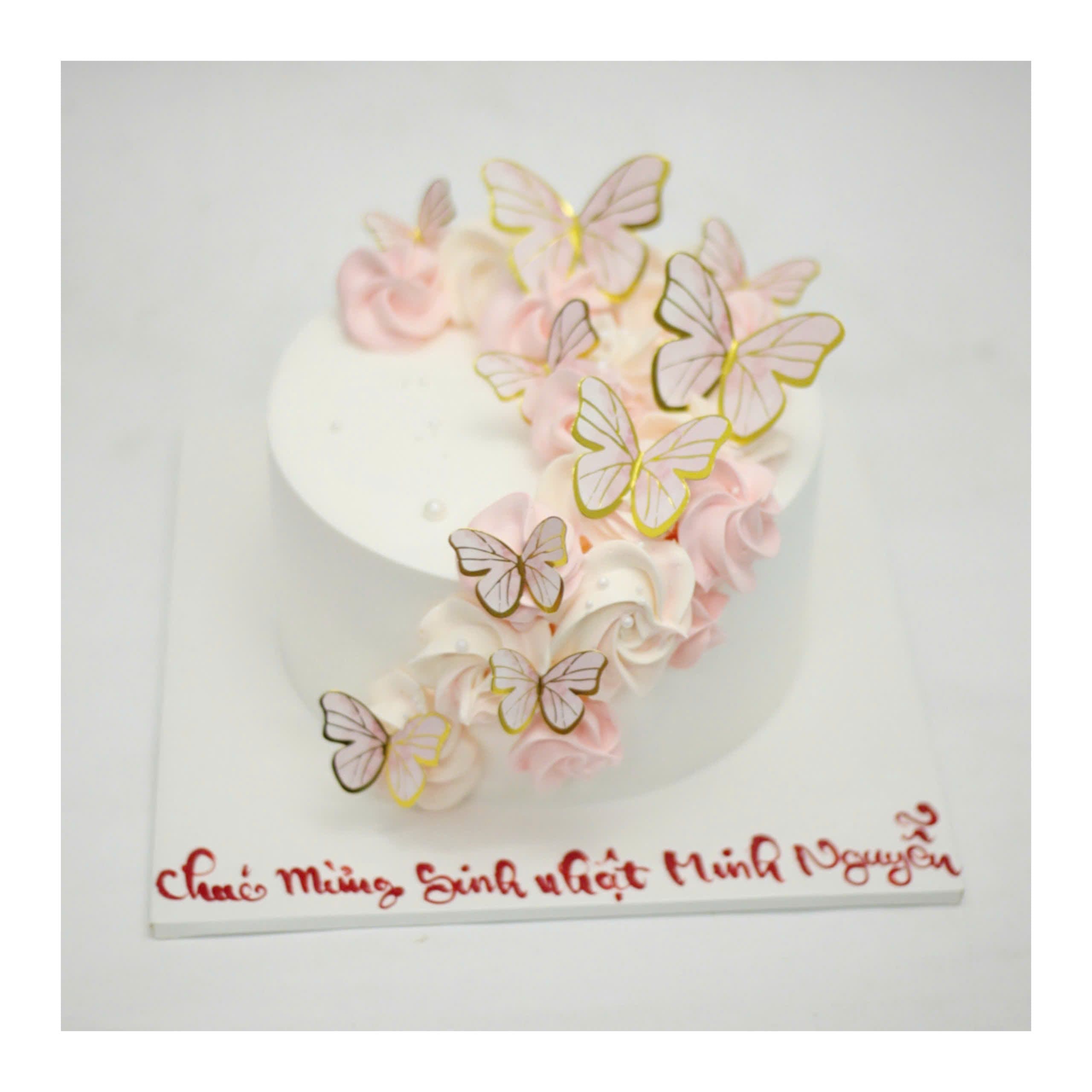 Bánh kem bướm hồng trang nhã tinh tế
