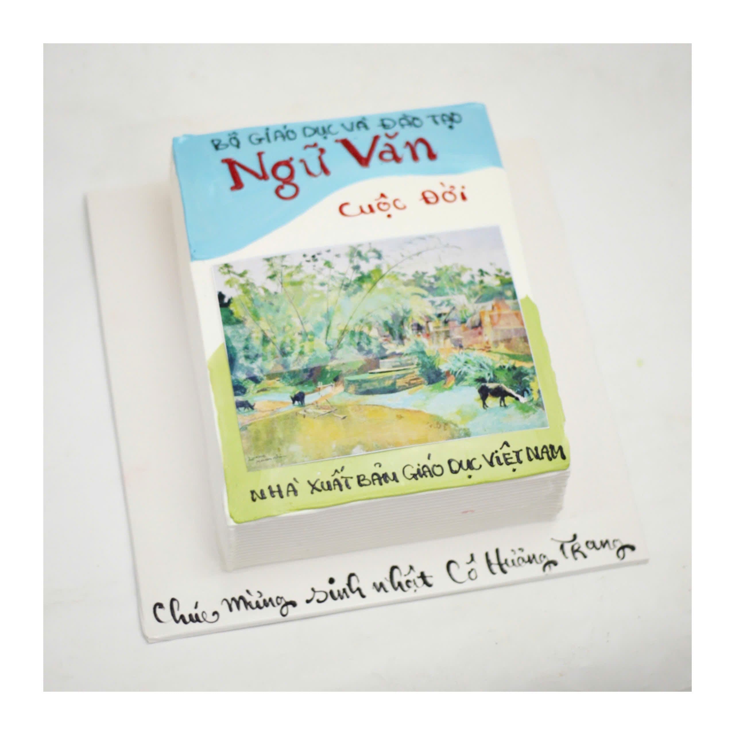 Bánh kem tạo hình cuốn sách Ngữ Văn