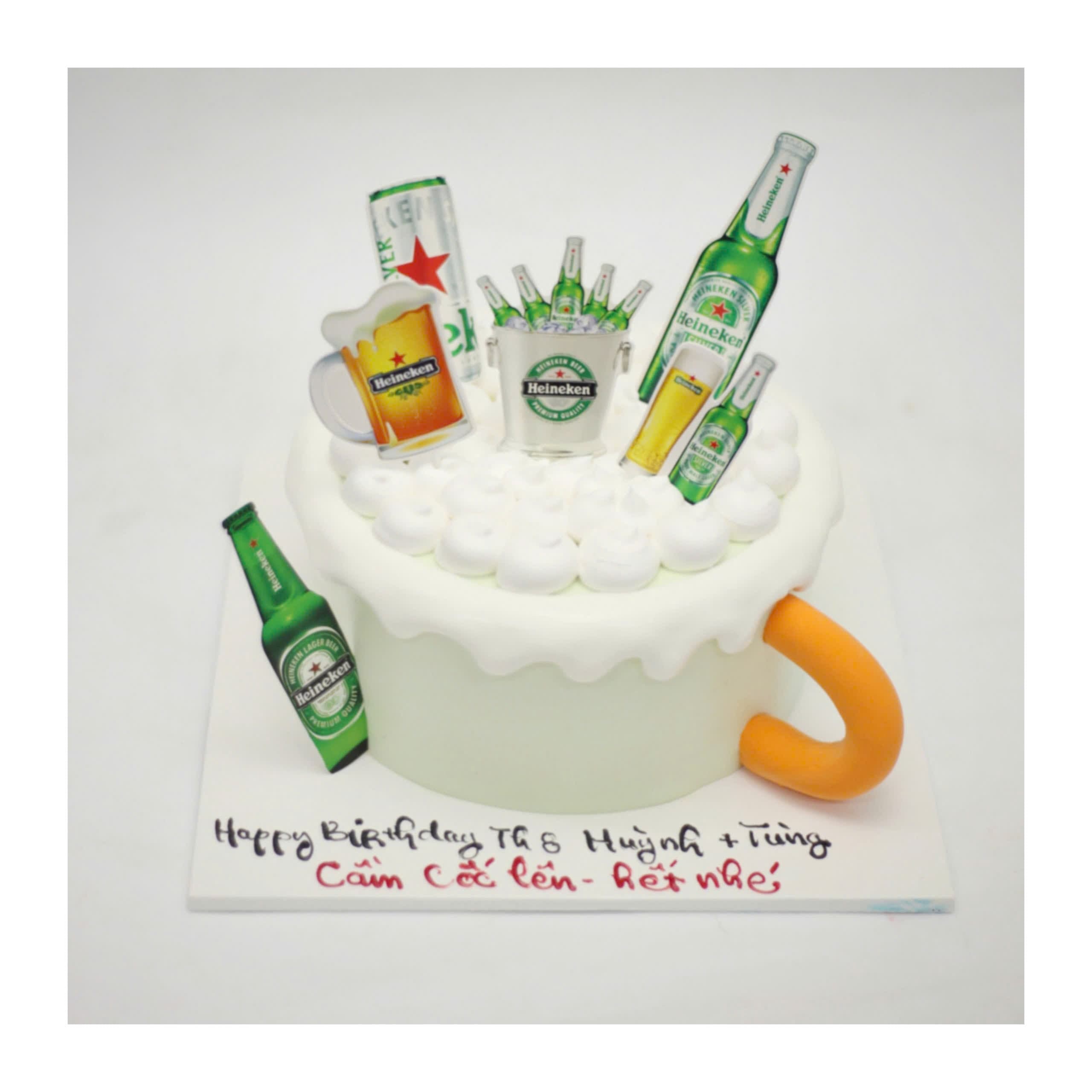 Bánh kem chủ đề bia Heineken sảng khoái