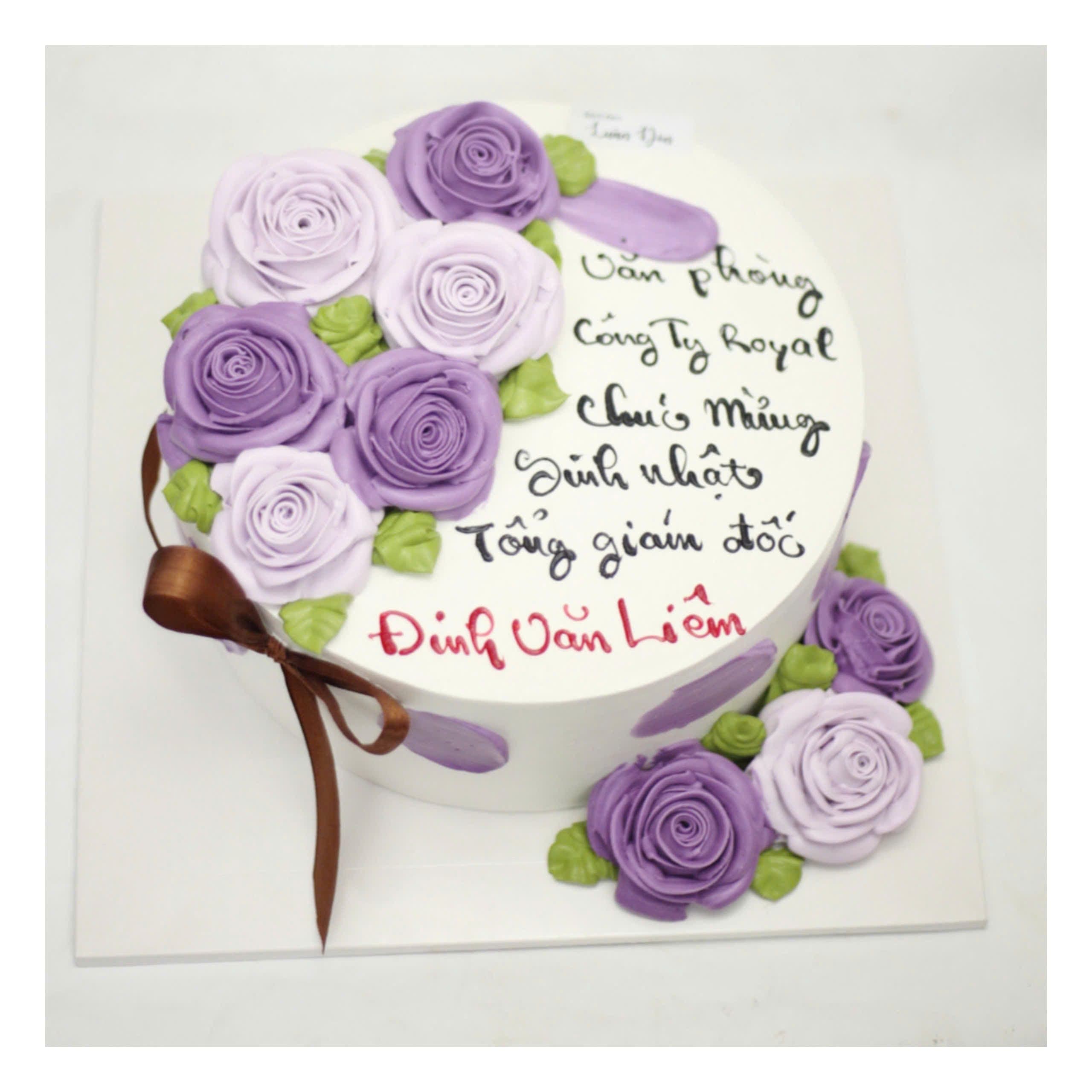 Bánh kem hoa hồng tím sang trọng tặng sếp
