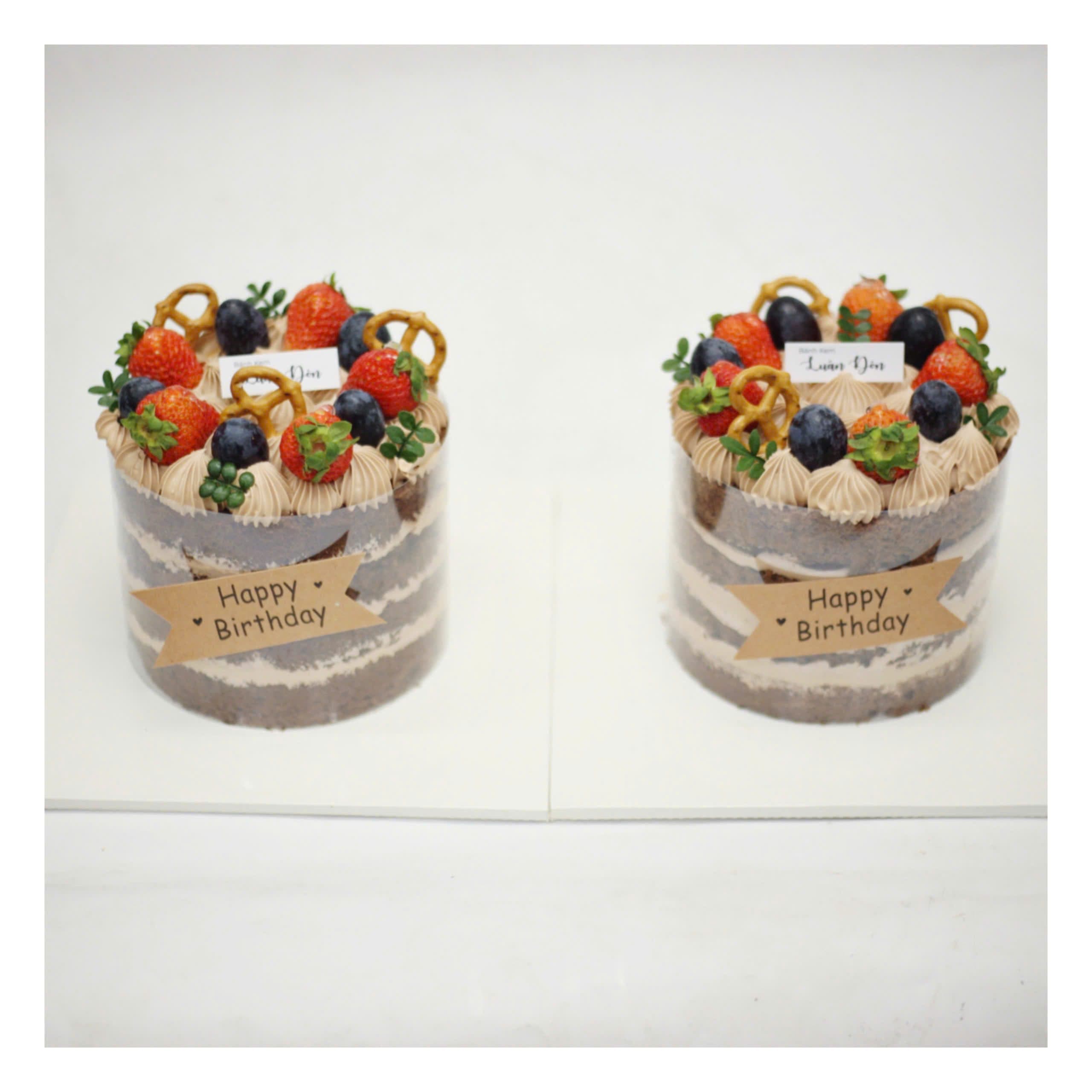 Bánh kem chocolate hoa quả tươi dâu tây