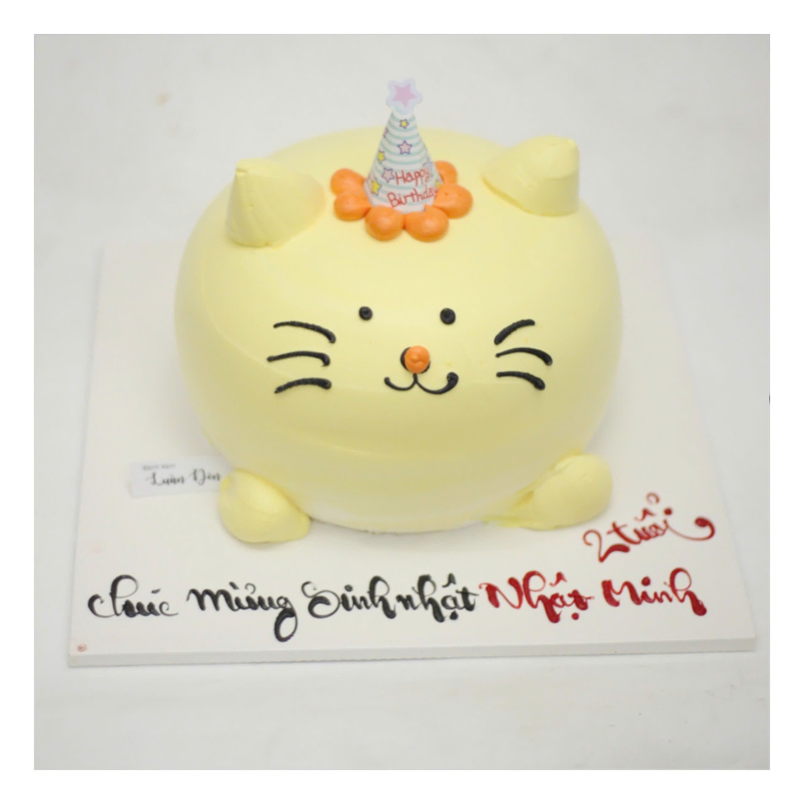 Bánh kem tạo hình con mèo vàng dễ thương