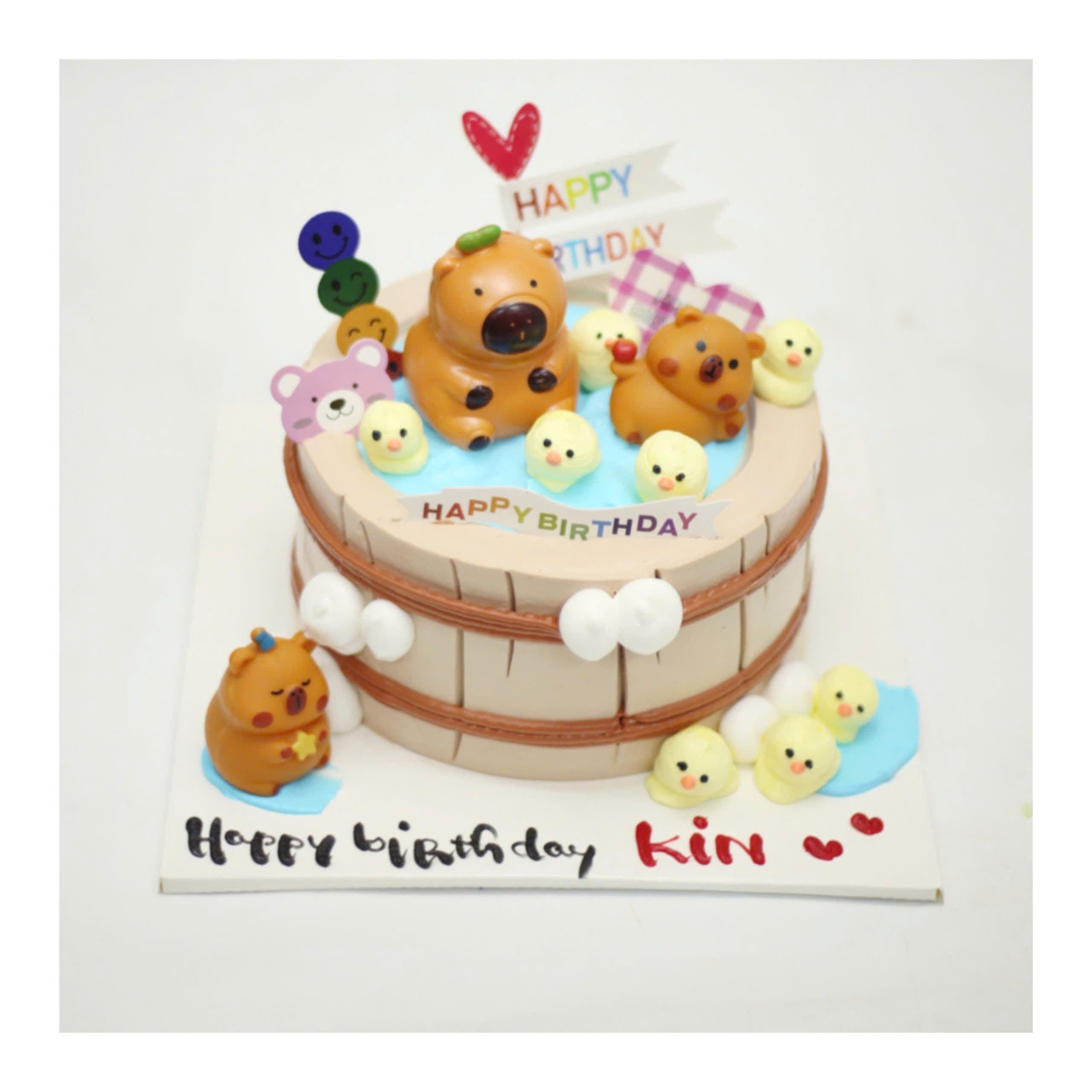 Bánh kem Capybara tắm bồn gỗ độc đáo