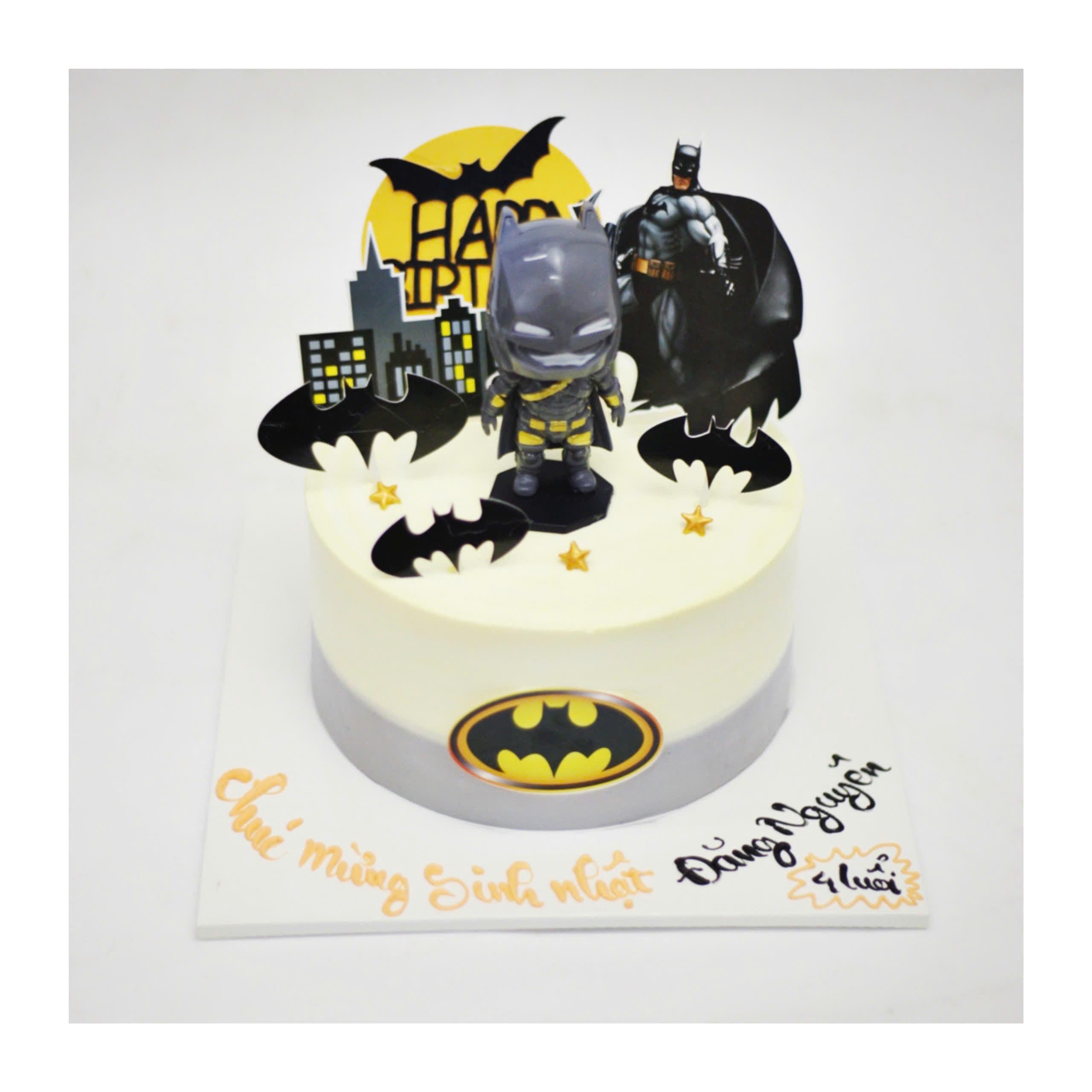Bánh kem Batman vàng đen mạnh mẽ