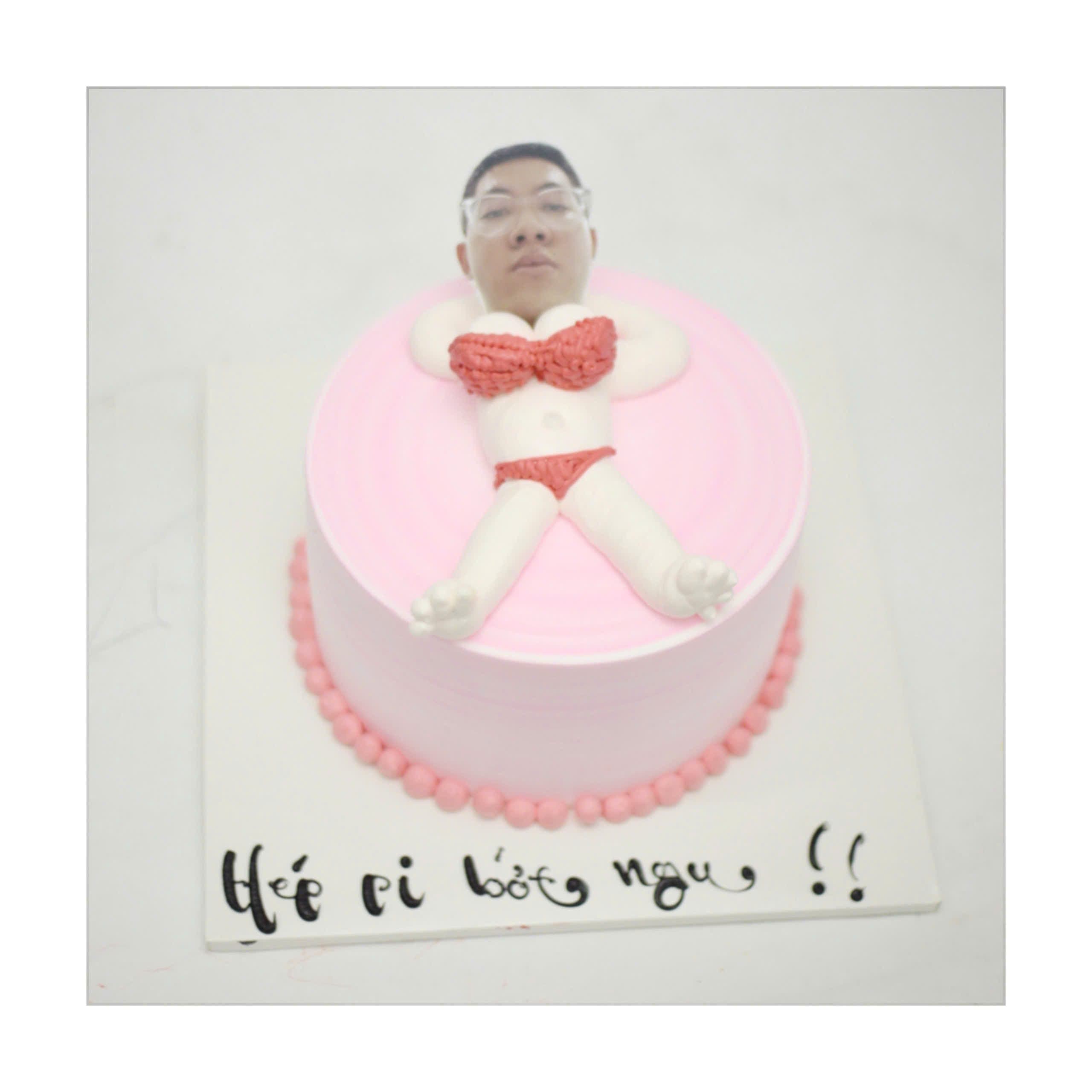 Bánh kem chibi hồng hài hước