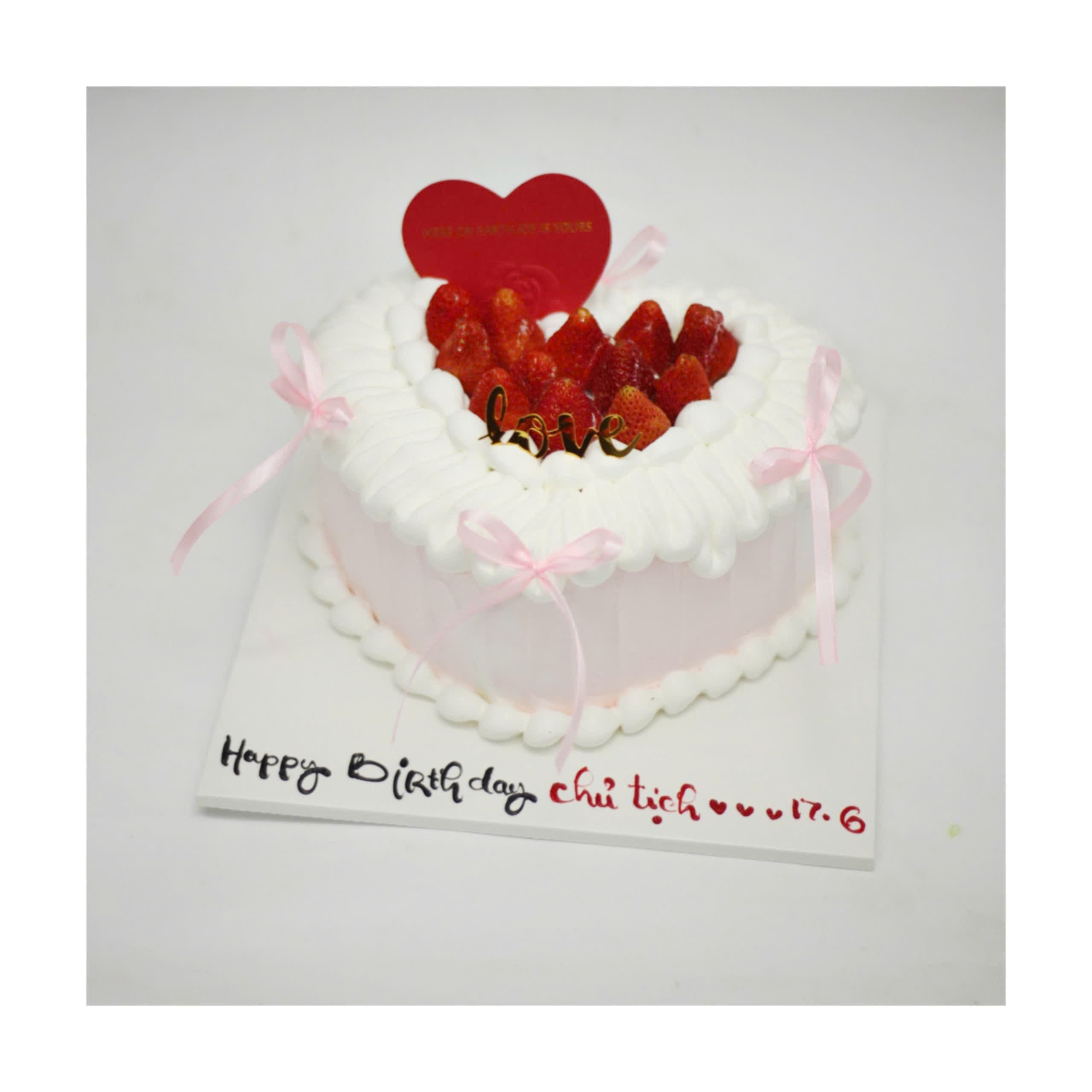 Bánh kem trái tim dâu tây ngọt ngào