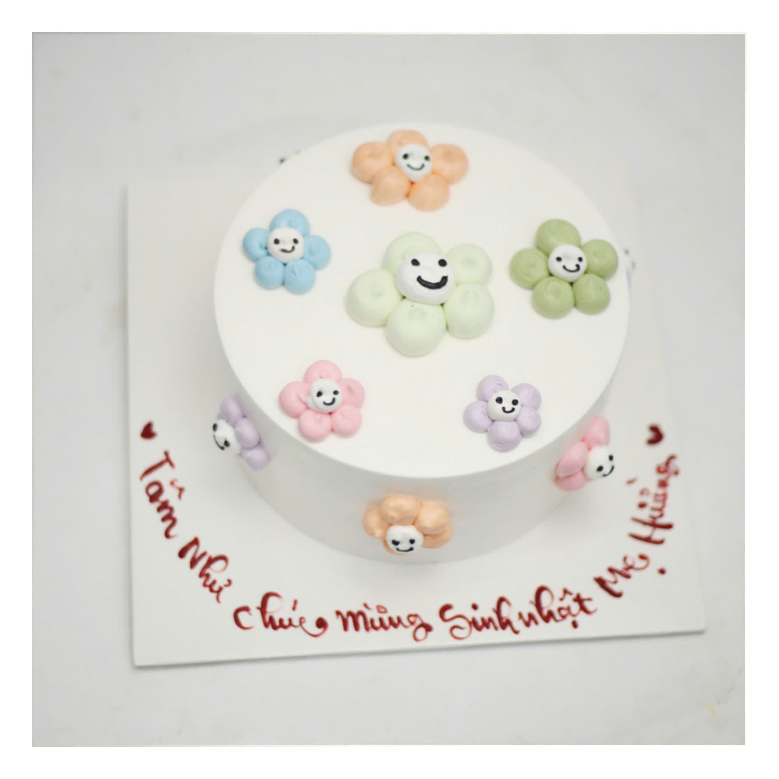 Bánh kem hoa cúc xinh xắn cho mẹ