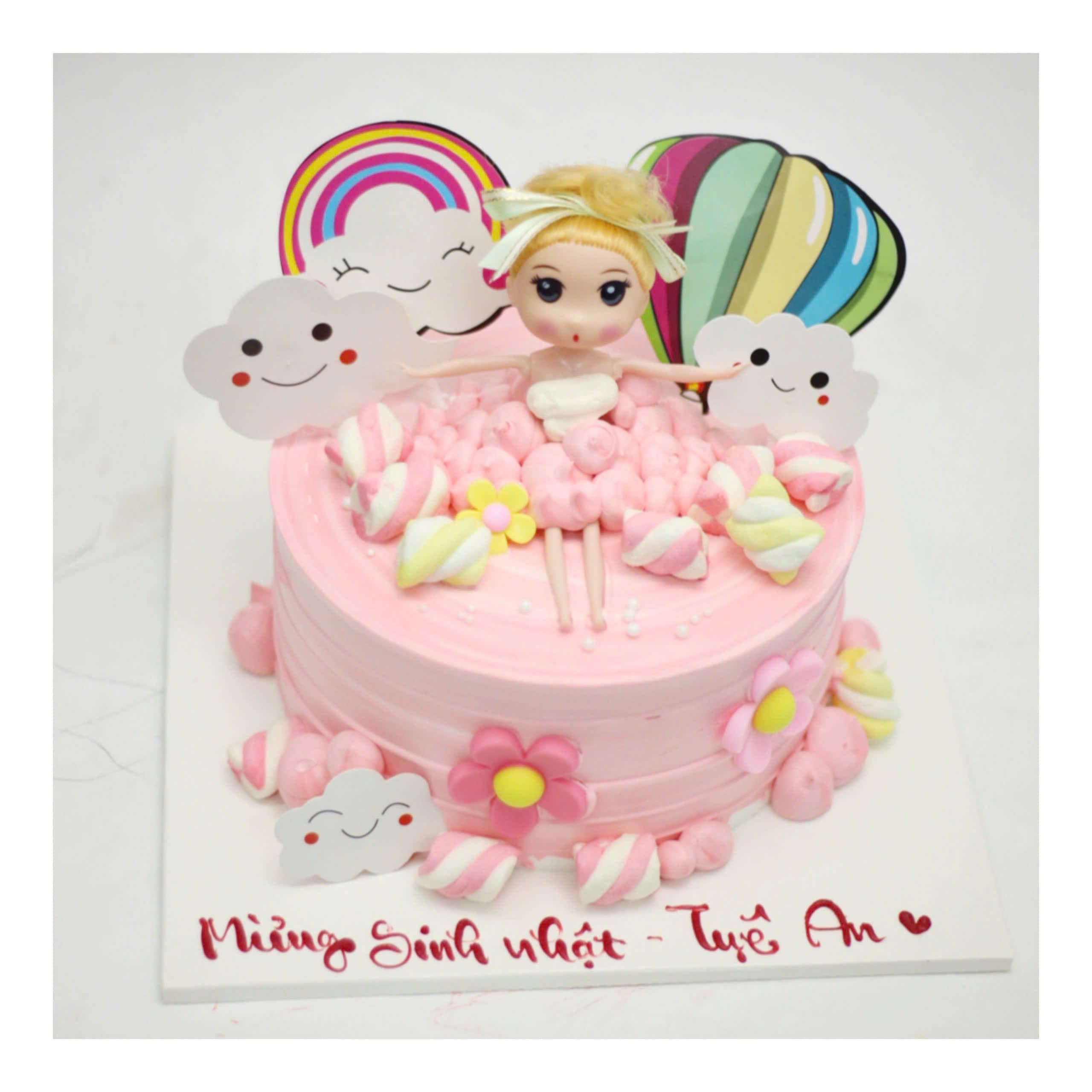 Bánh kem búp bê hồng ngọt ngào