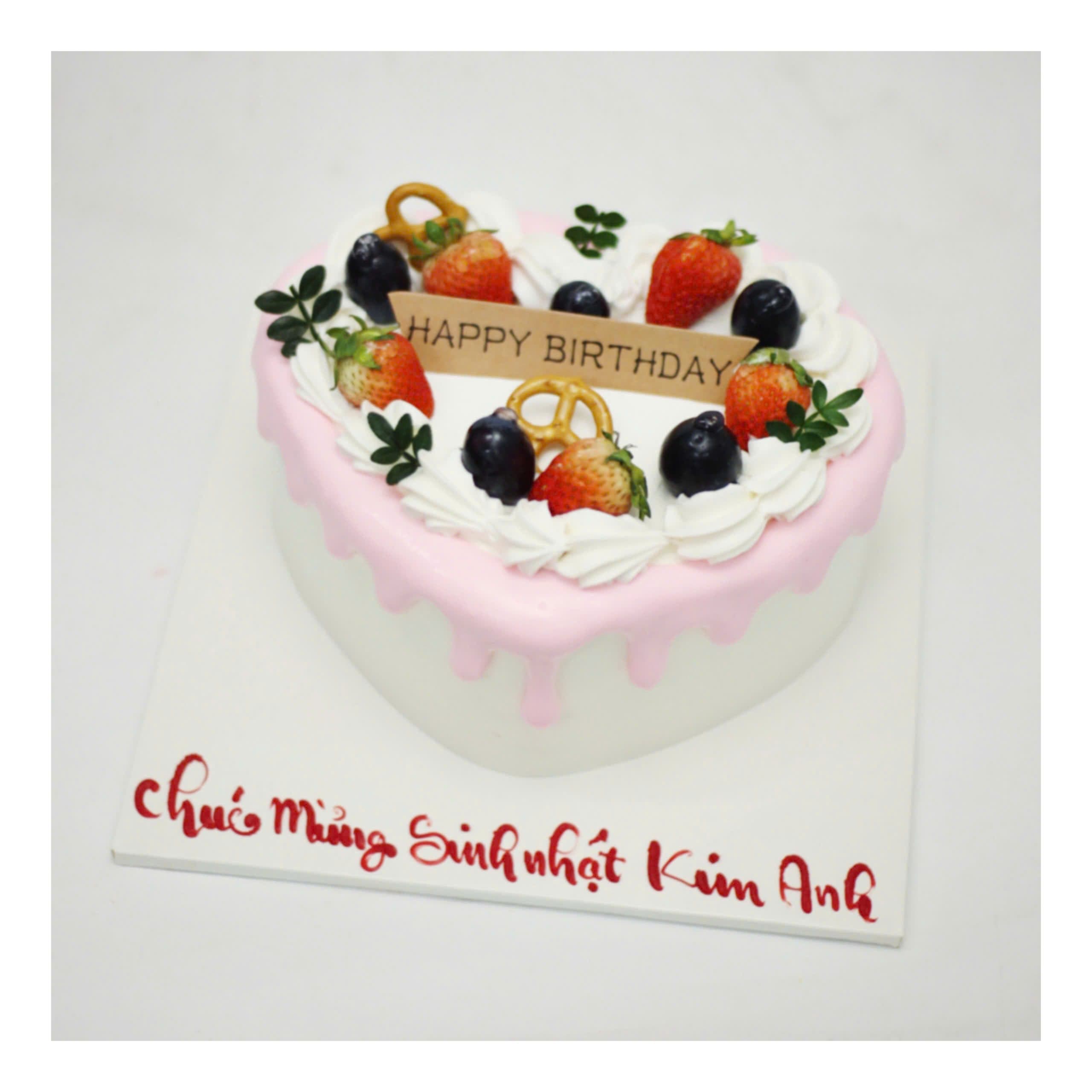 Bánh kem trái tim hồng dâu tây xinh xắn