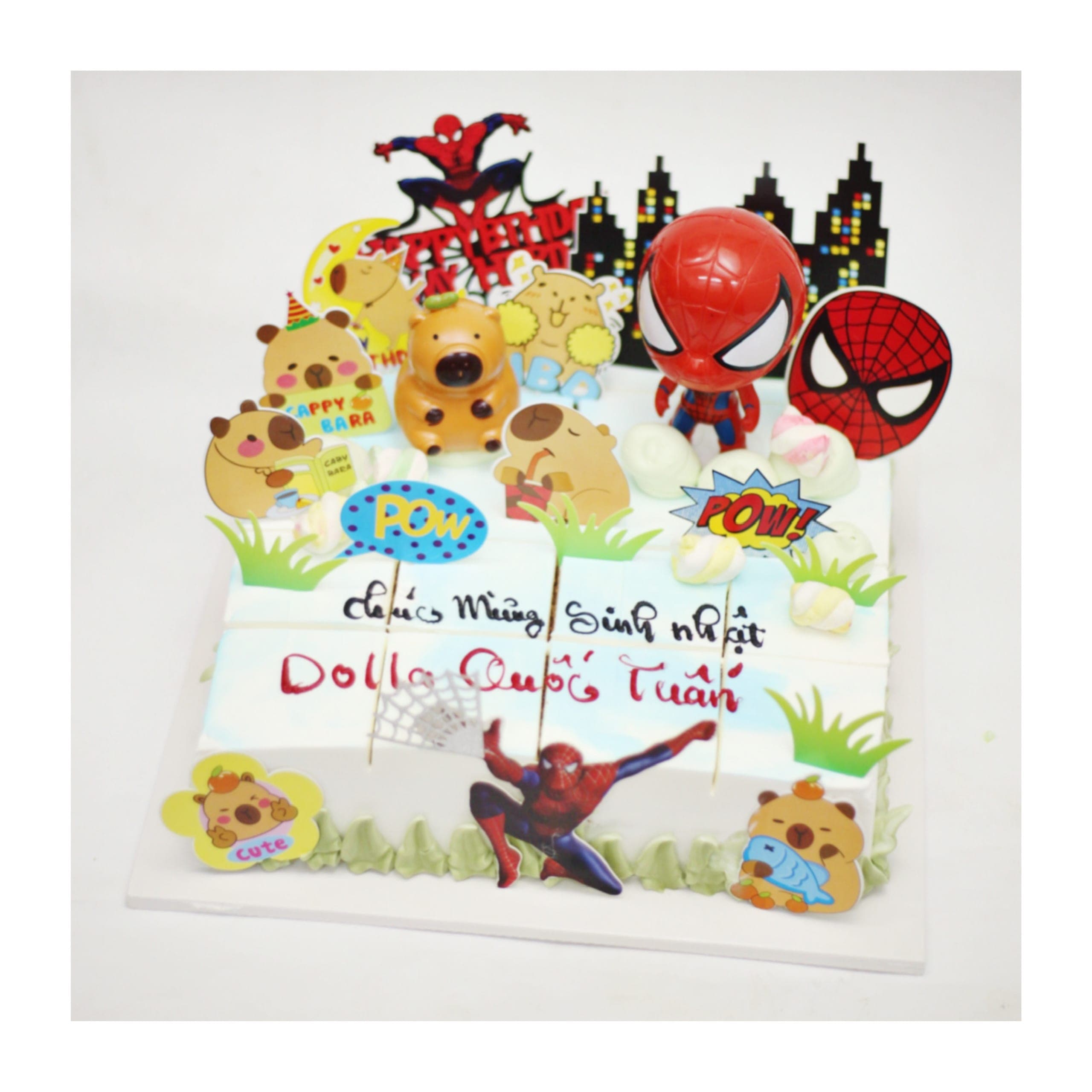 Bánh kem Capybara trang trí hình siêu anh hùng