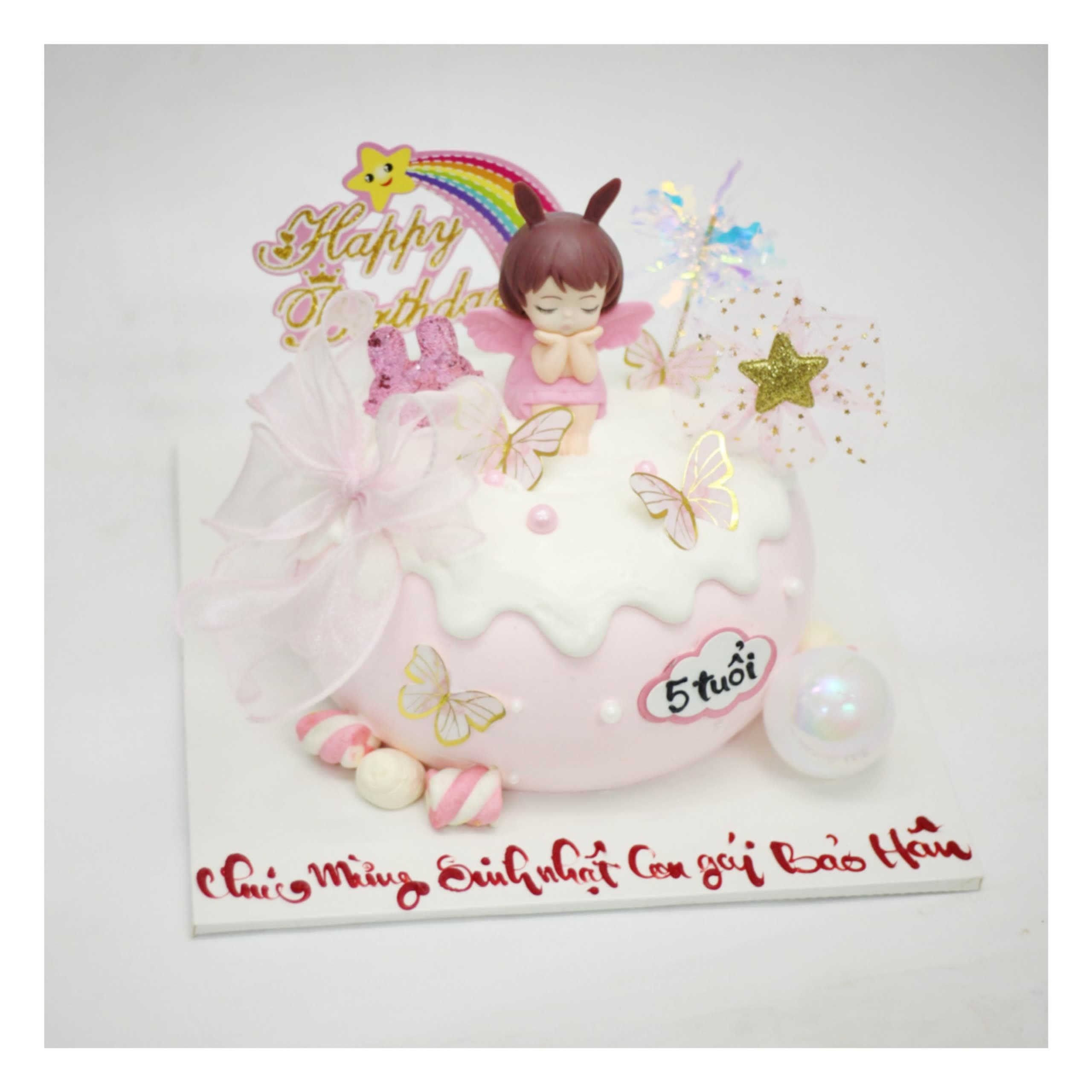 Bánh kem thiên thần nhỏ màu hồng ngọt ngào