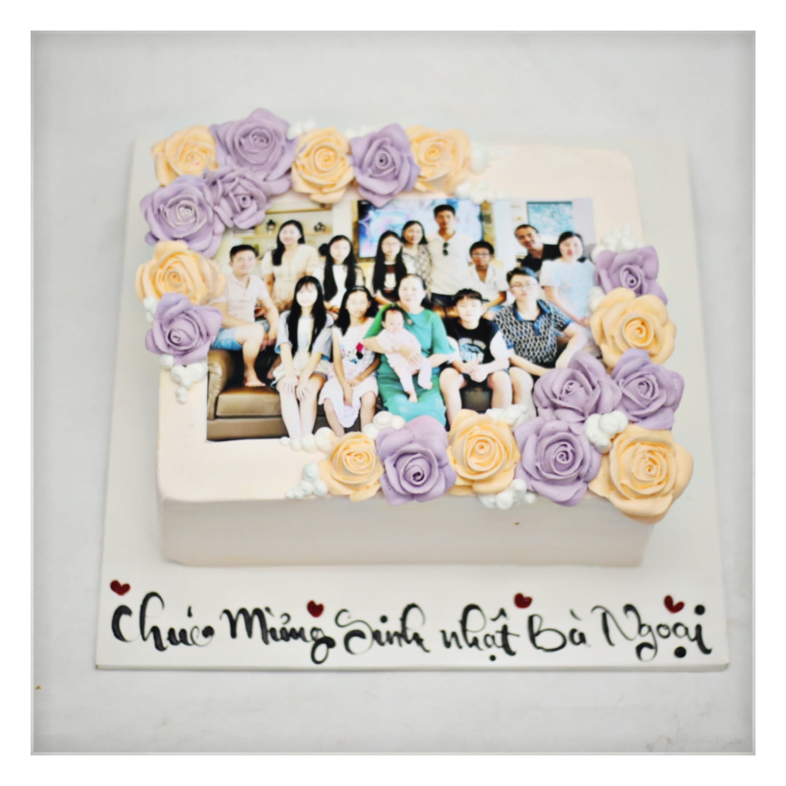 Bánh kem vuông in ảnh gia đình ấm áp