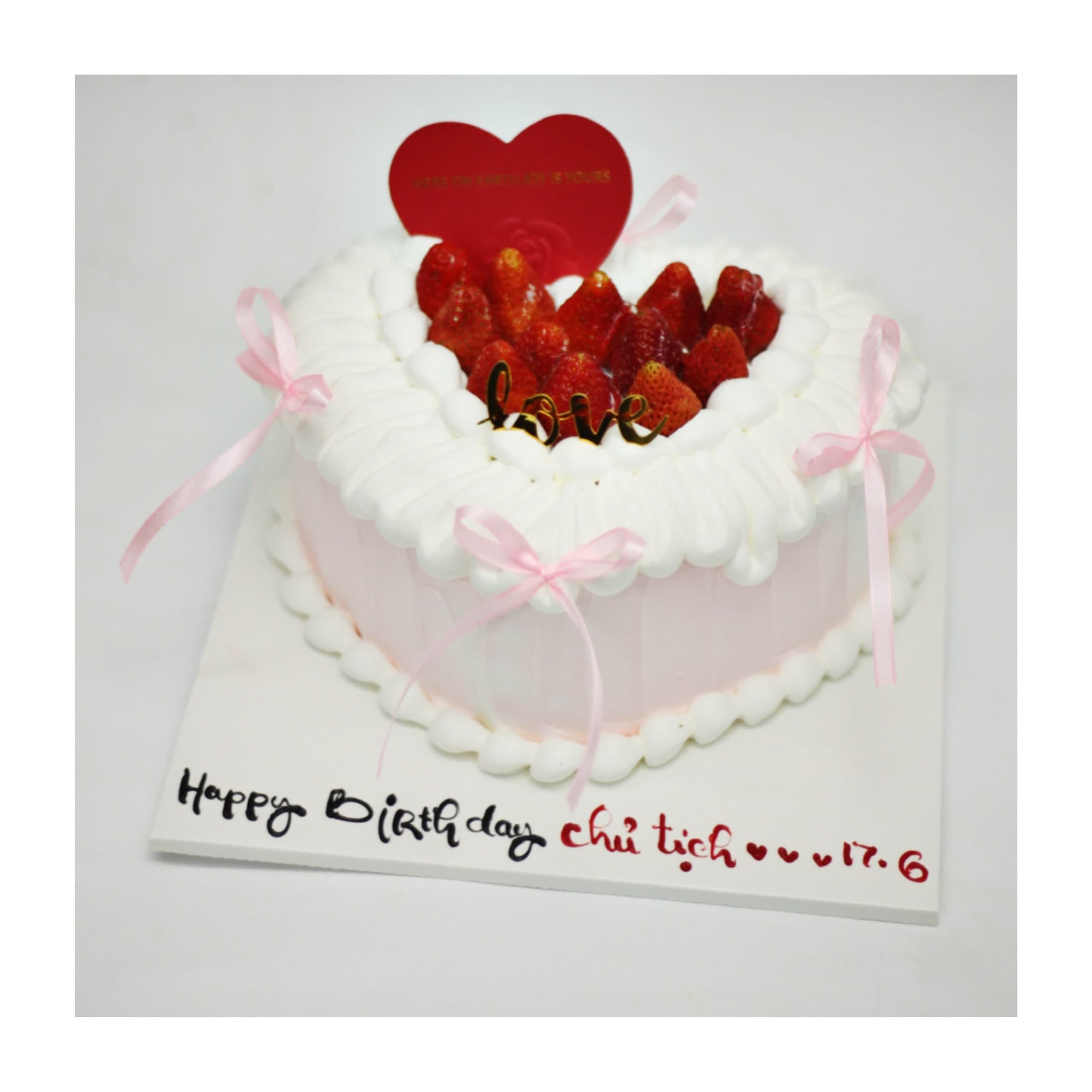 Bánh kem trái tim dâu tây ngọt ngào