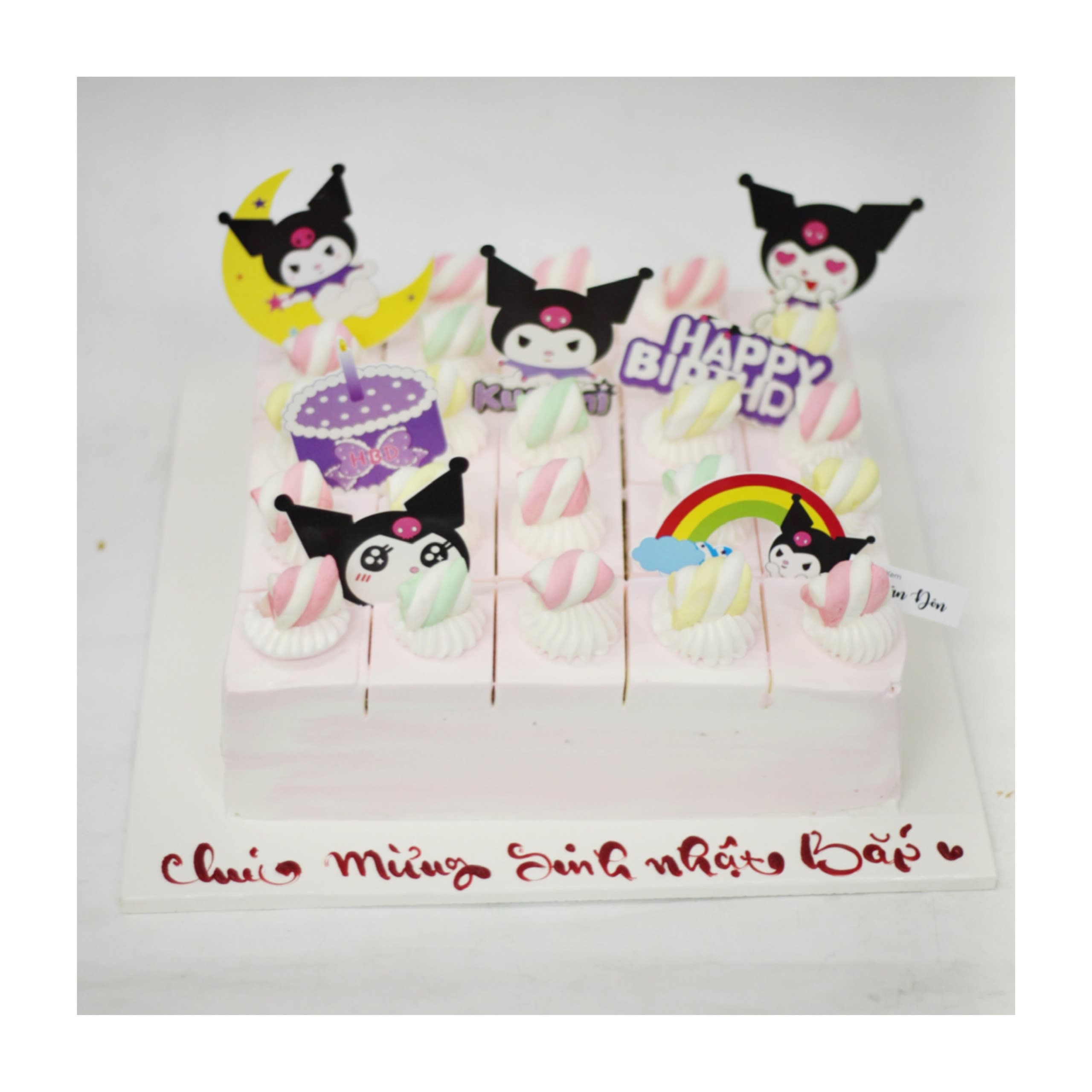 Bánh kem cắt miếng chủ đề Kuromi