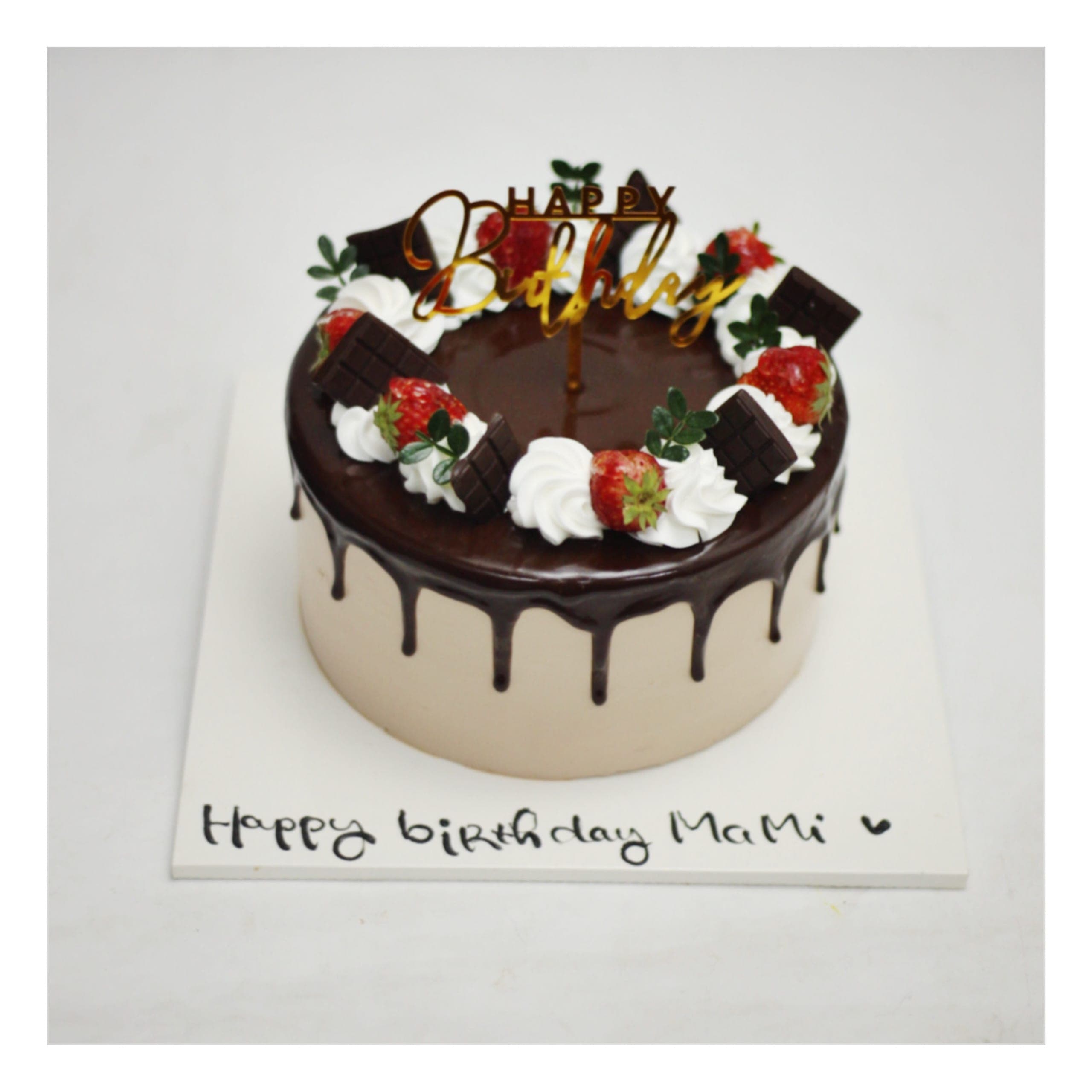 Bánh sinh nhật socola phủ ganache dâu tươi