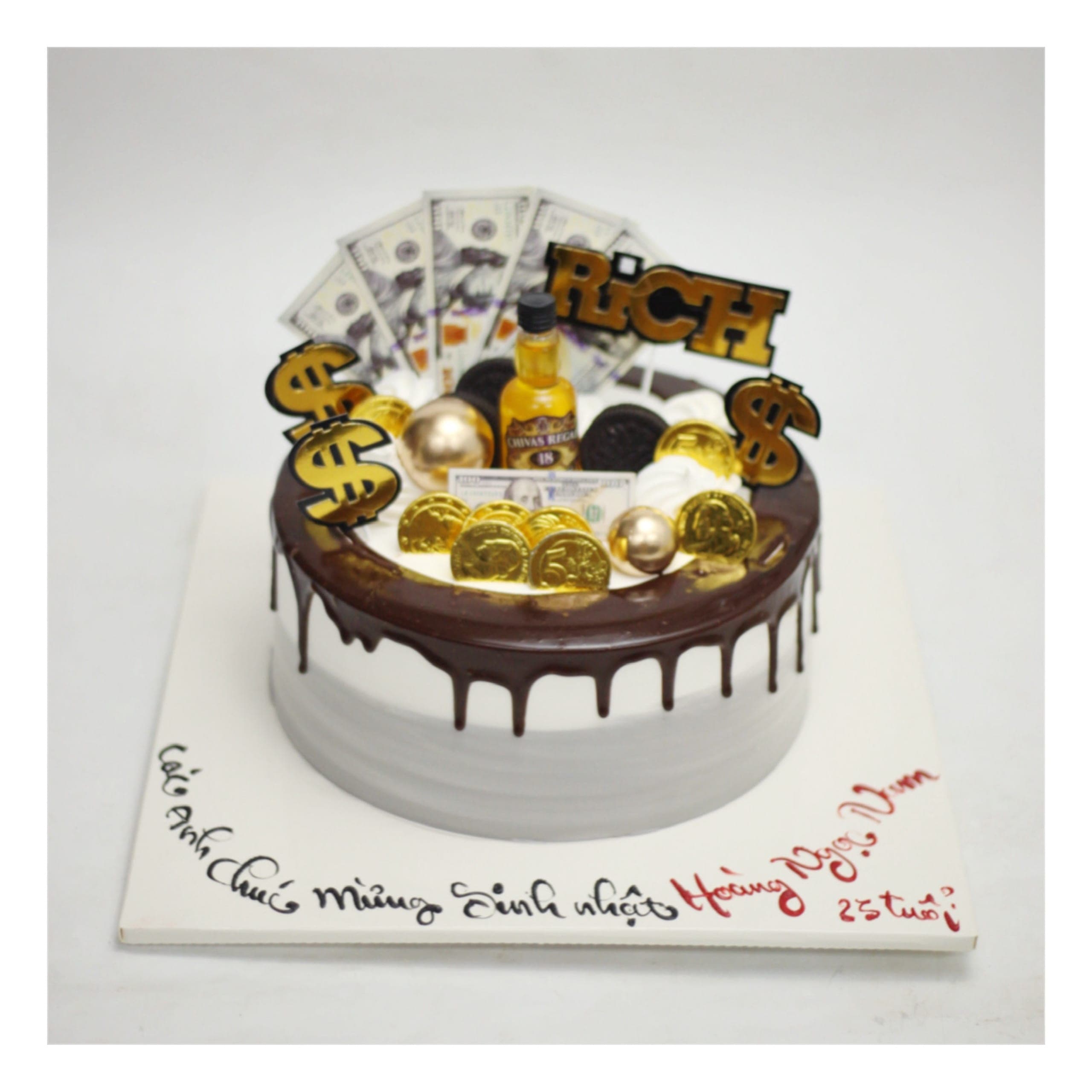 Bánh kem chủ đề tiền đô và rượu sang trọng