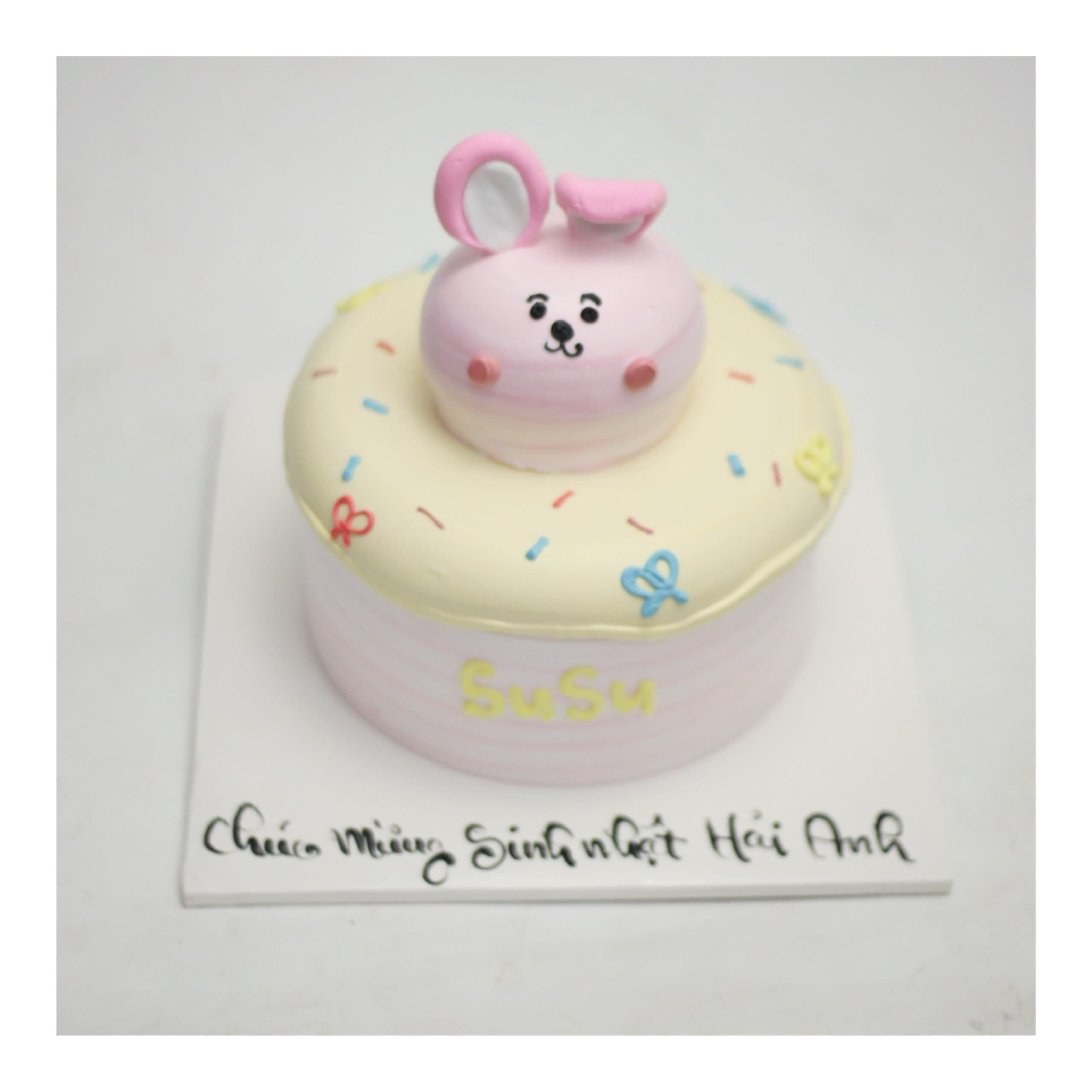 Bánh kem tạo hình thỏ hồng SuSu xinh xắn