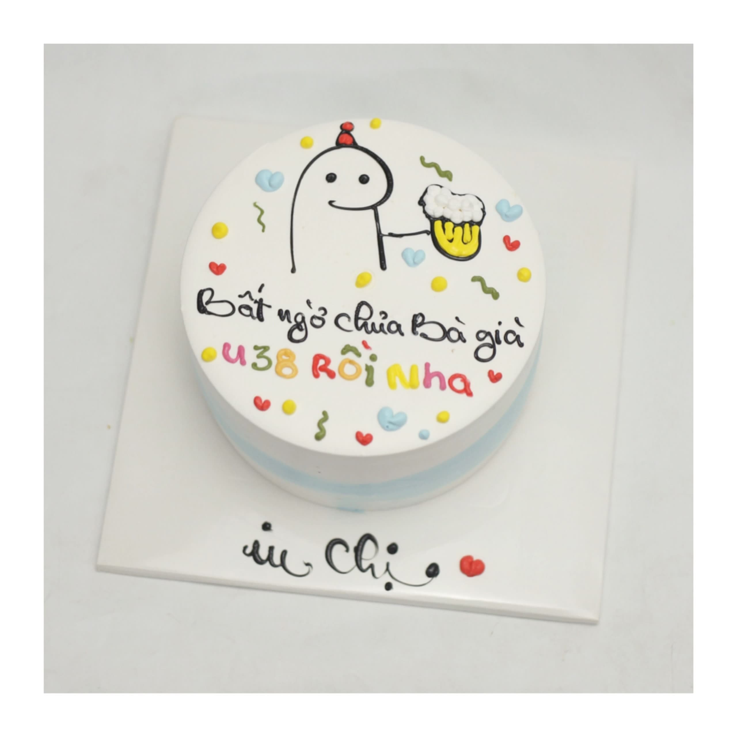 Bánh kem Bento vẽ hình cầm bia hài hước