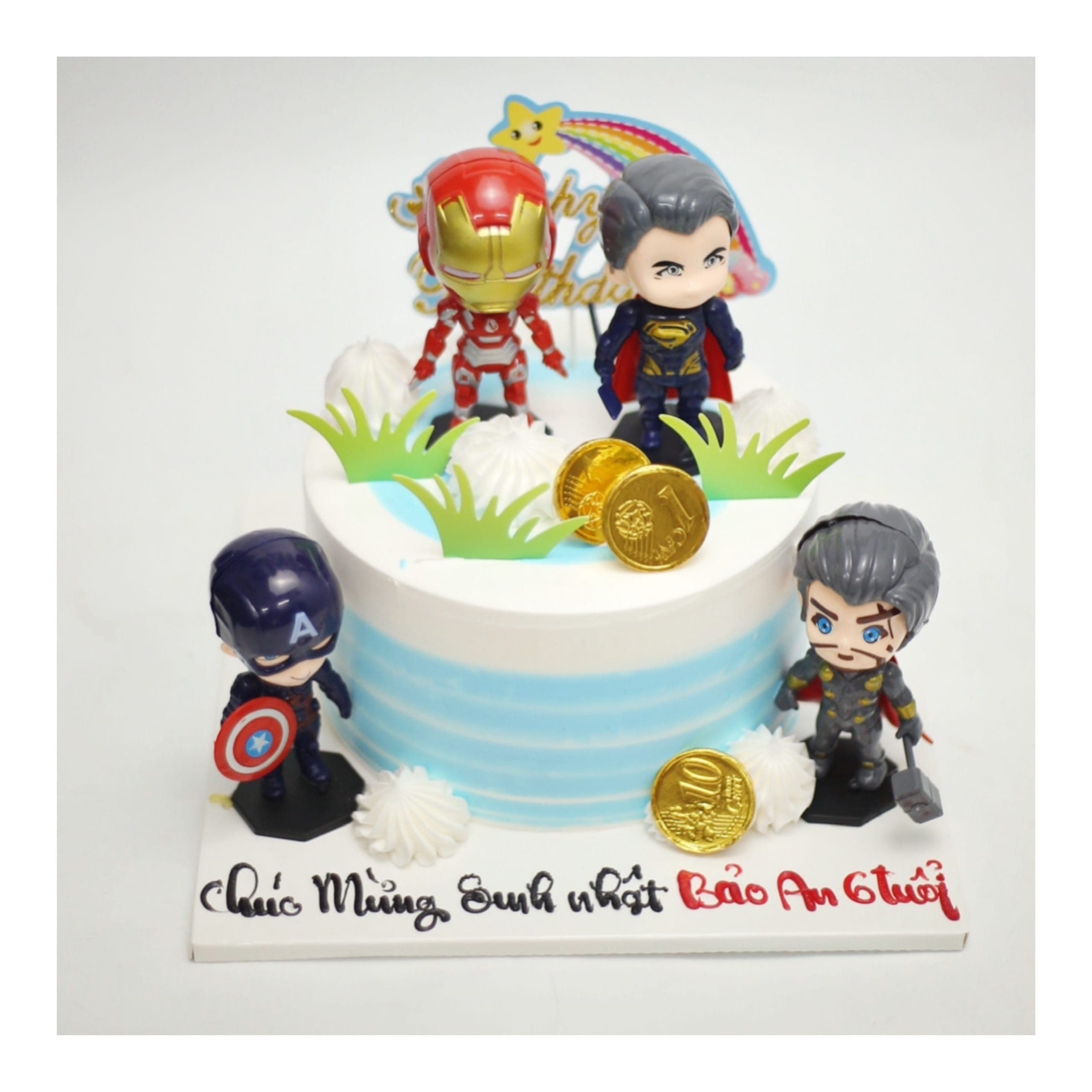 Bánh kem siêu anh hùng Avengers cho bé trai