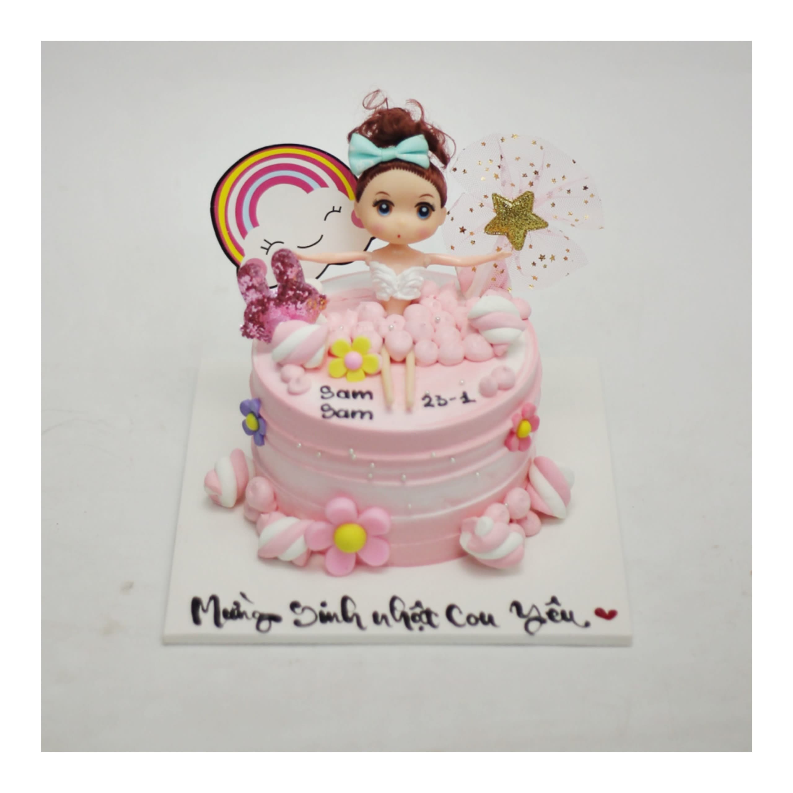 Bánh kem búp bê xinh xắn tặng bé gái