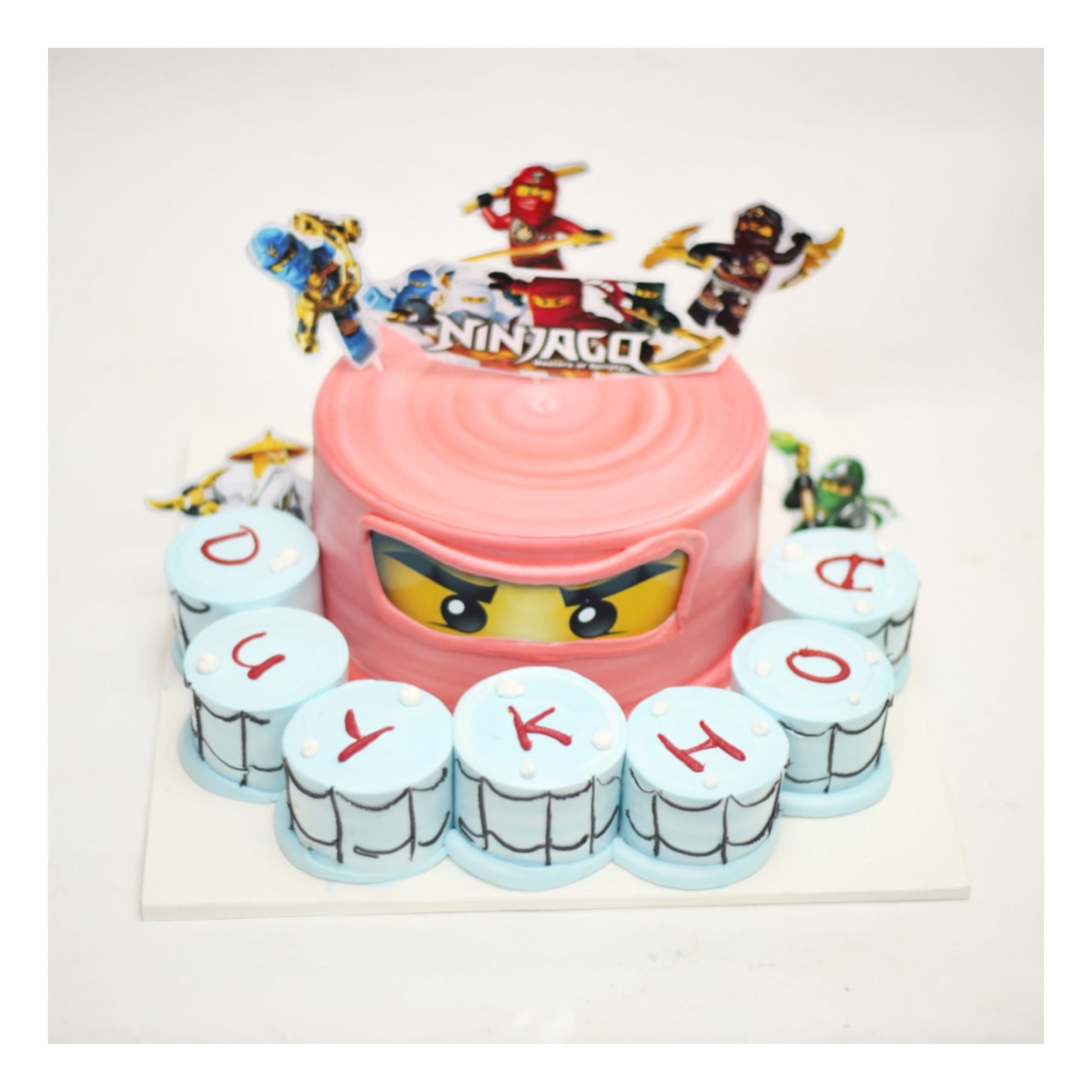 Bánh kem chủ đề Ninjago cho bé trai