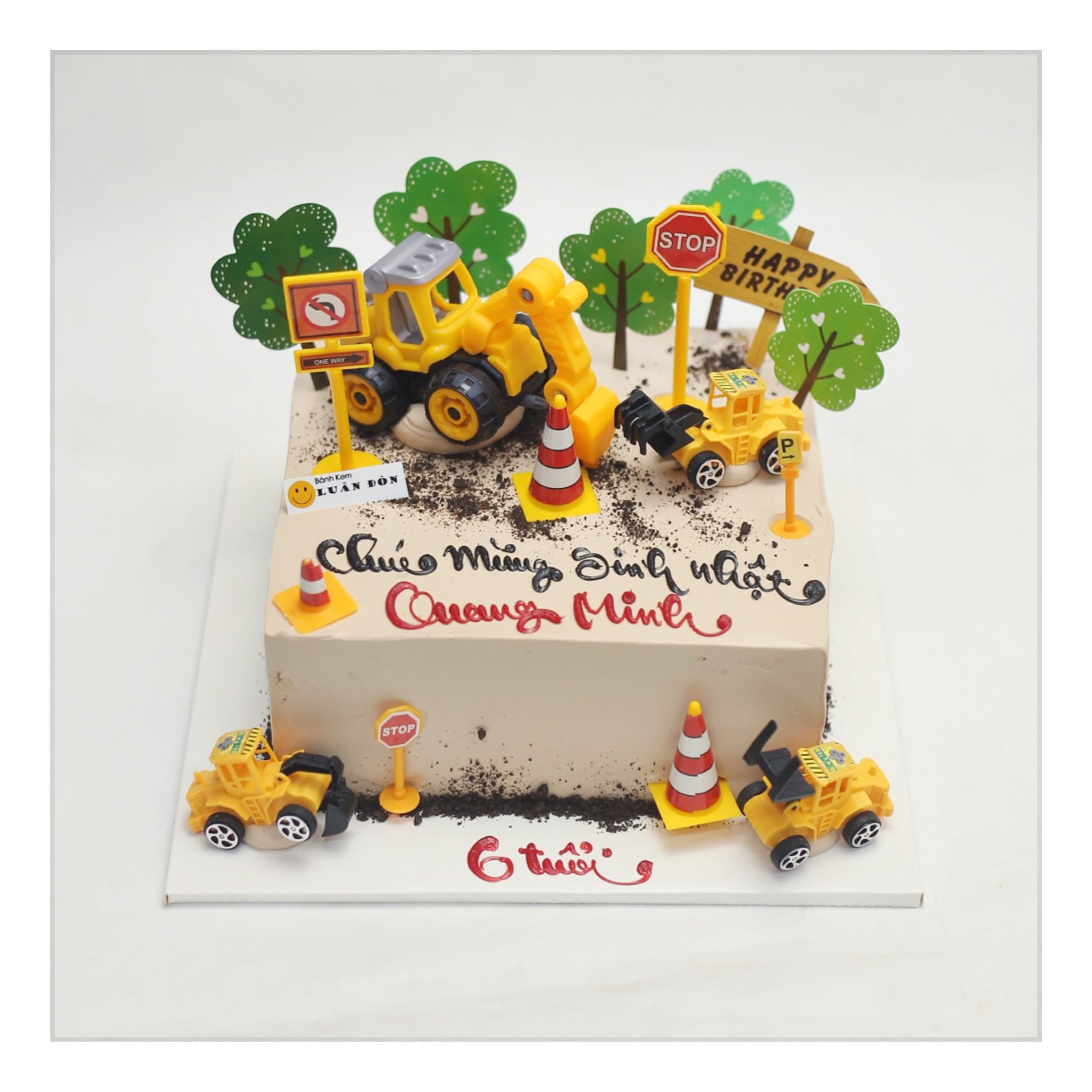 Bánh kem chủ đề xe công trình máy xúc