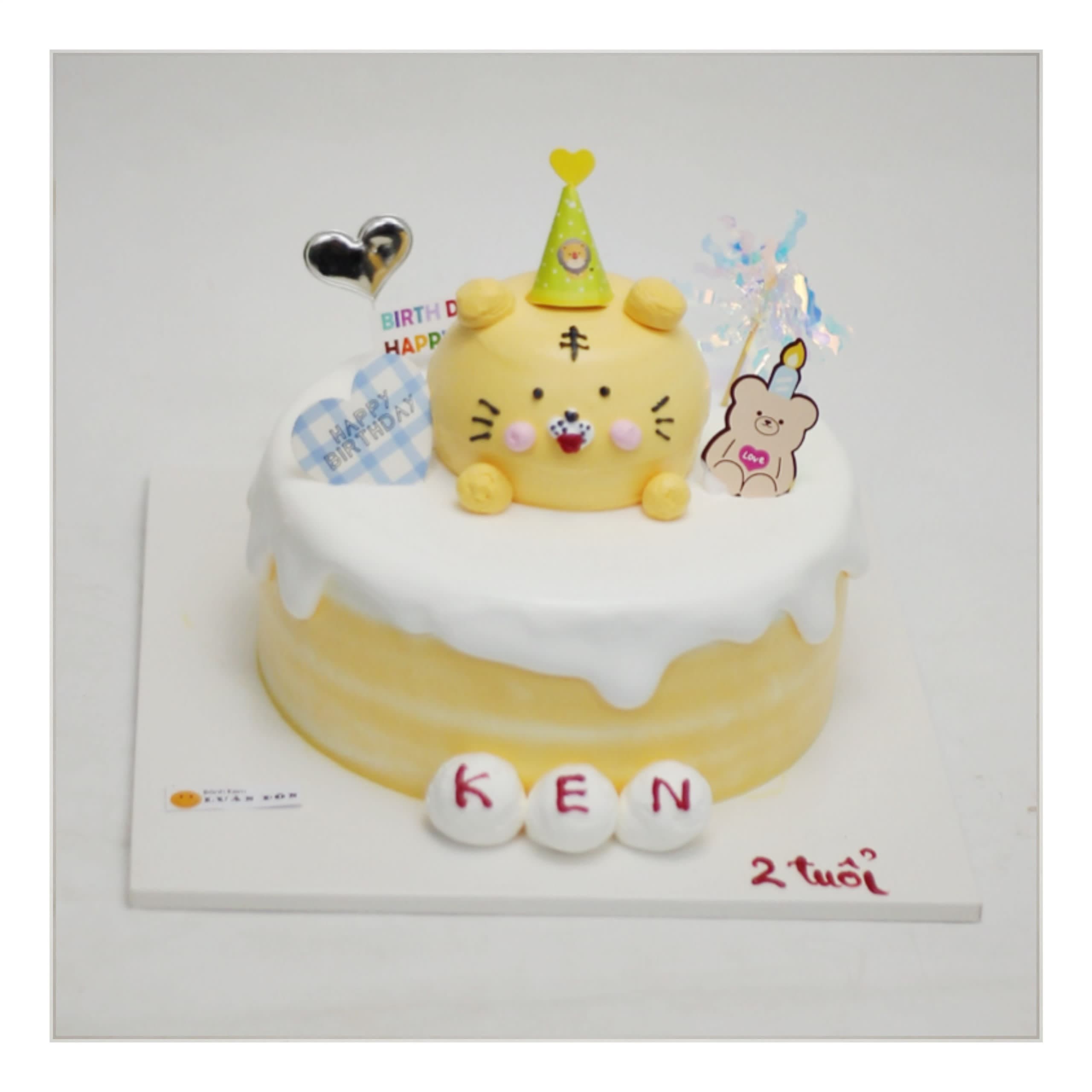 Bánh kem chú hổ vàng đáng yêu mừng sinh nhật bé