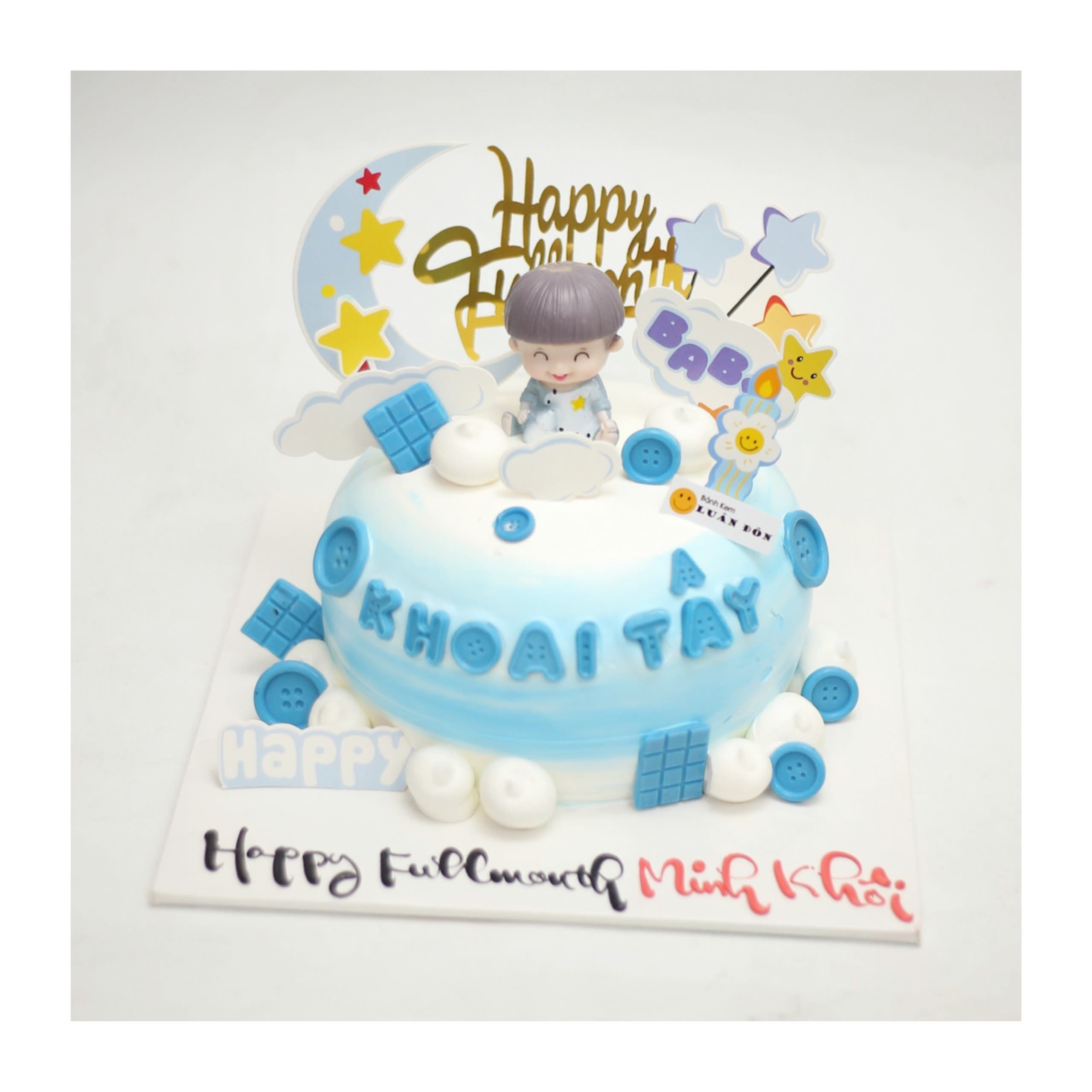 Bánh kem cho bé trai chủ đề bầu trời xanh