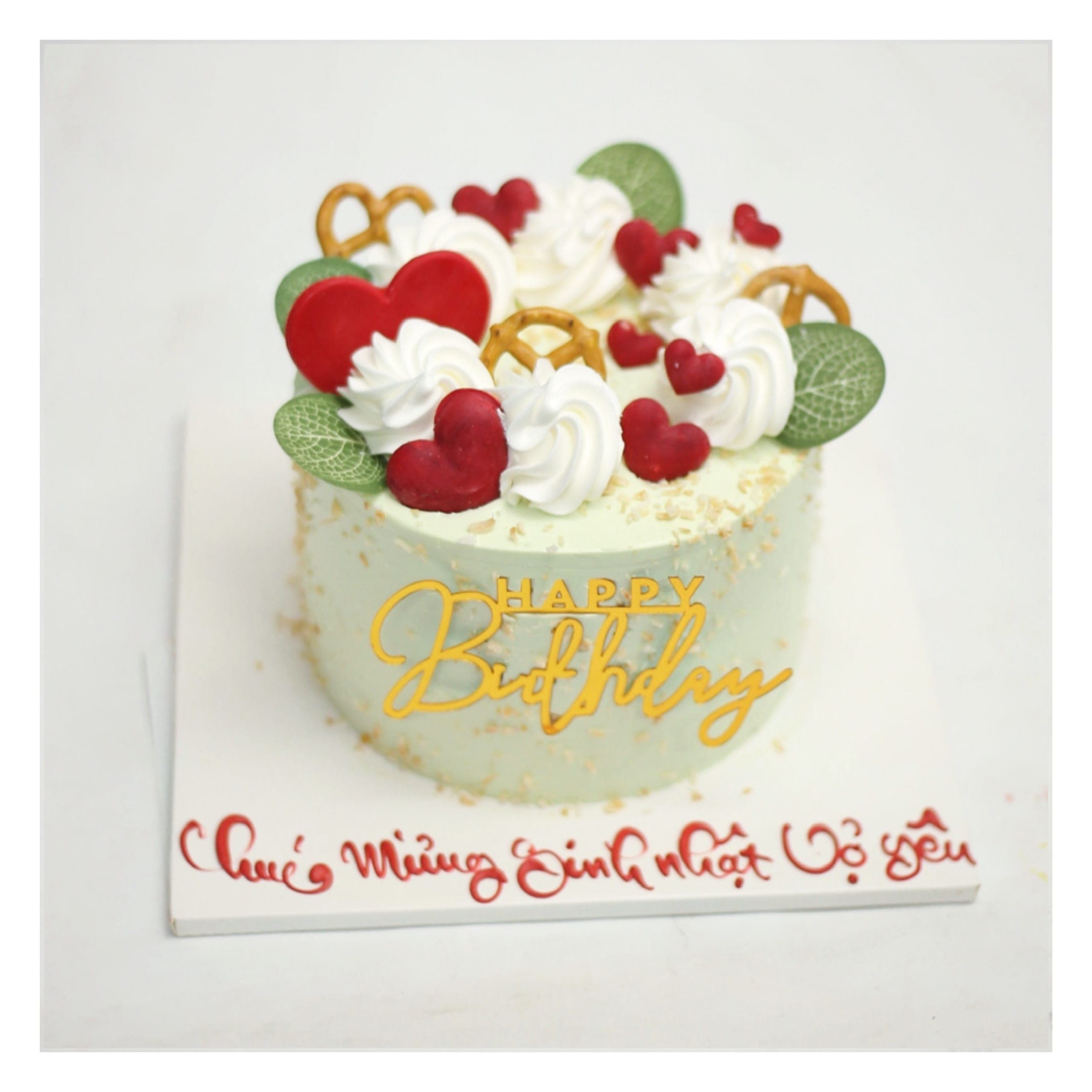 Bánh kem tình yêu lãng mạn trang trí trái tim