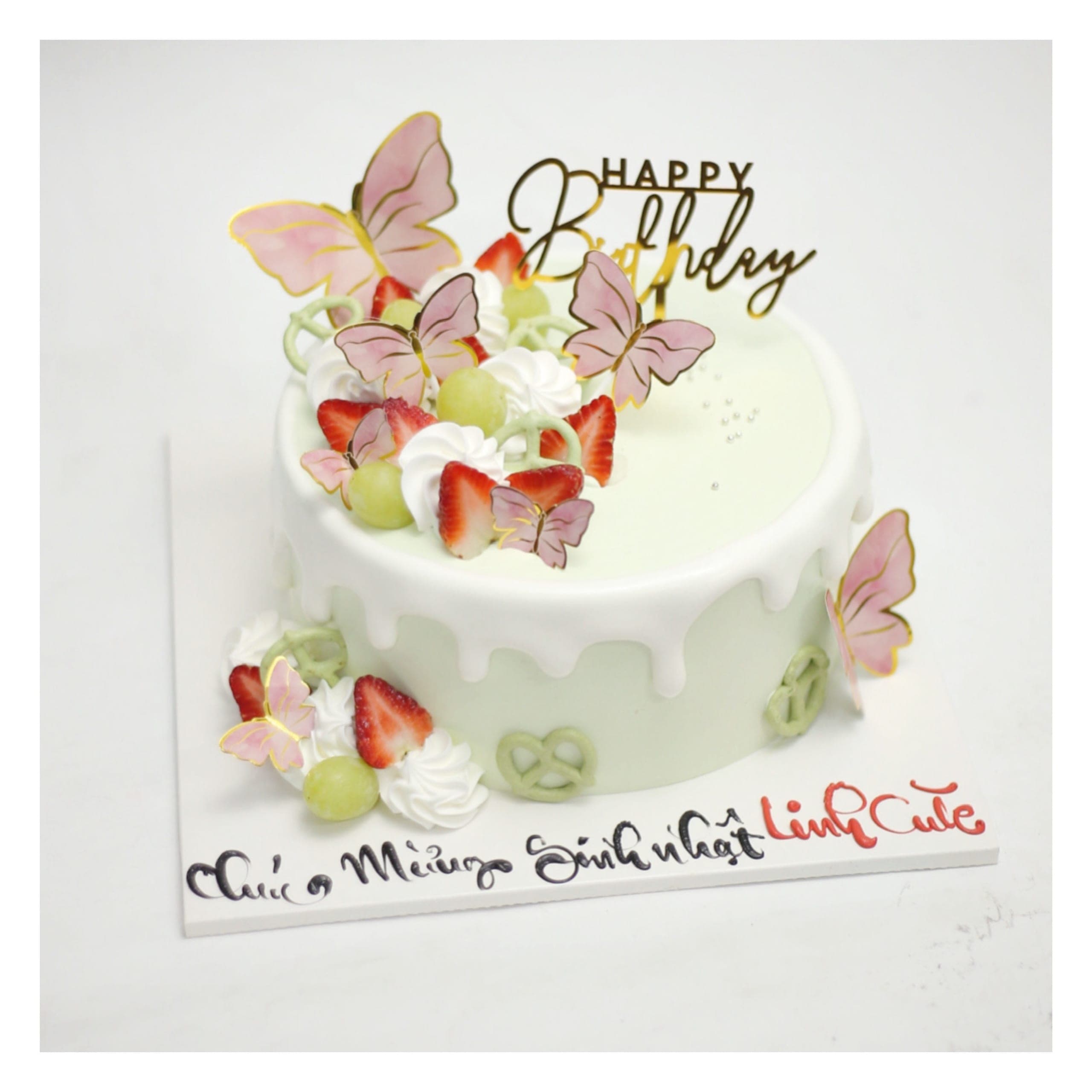 Bánh kem xanh mint trang trí bướm xinh