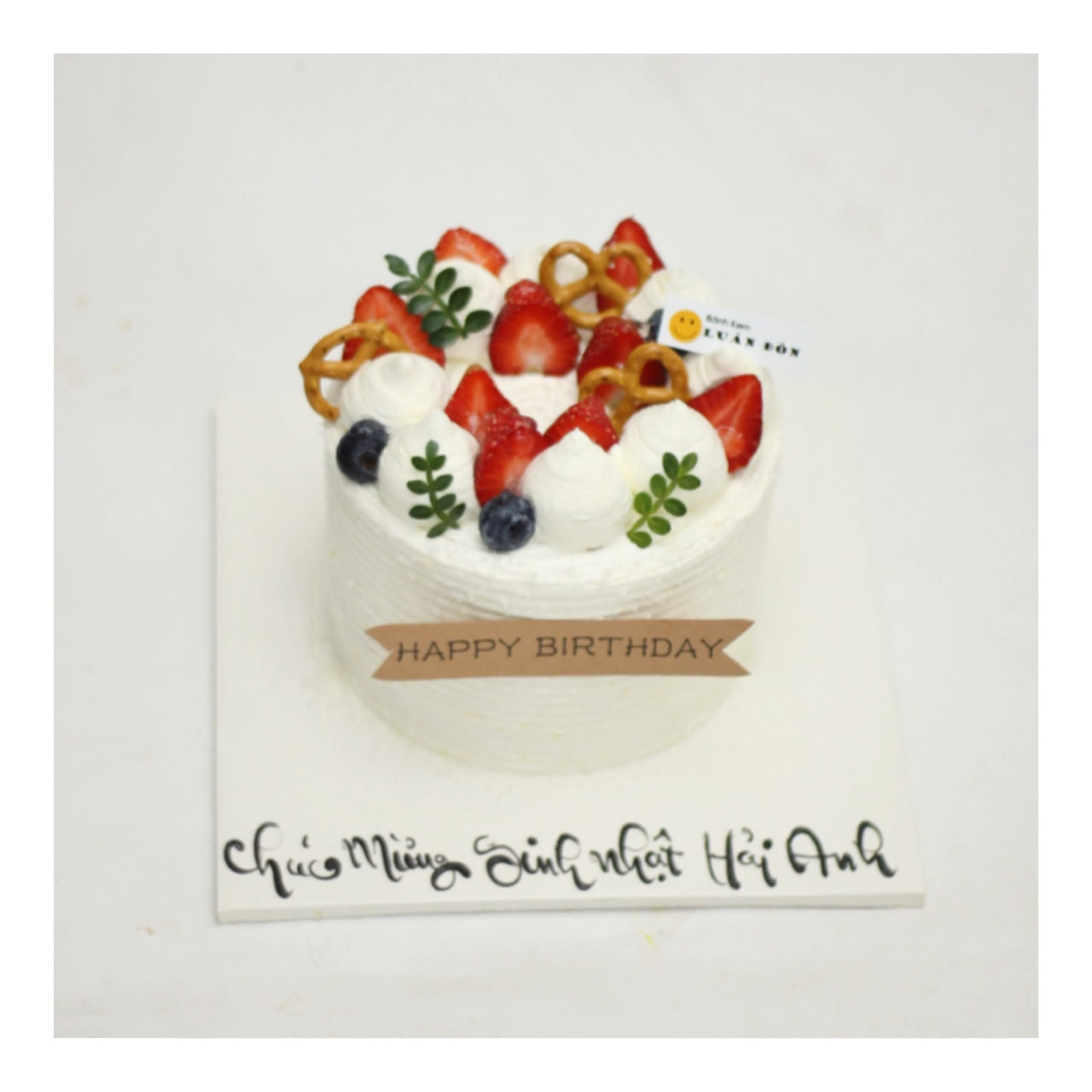 Bánh kem dâu tây tươi và bánh quy