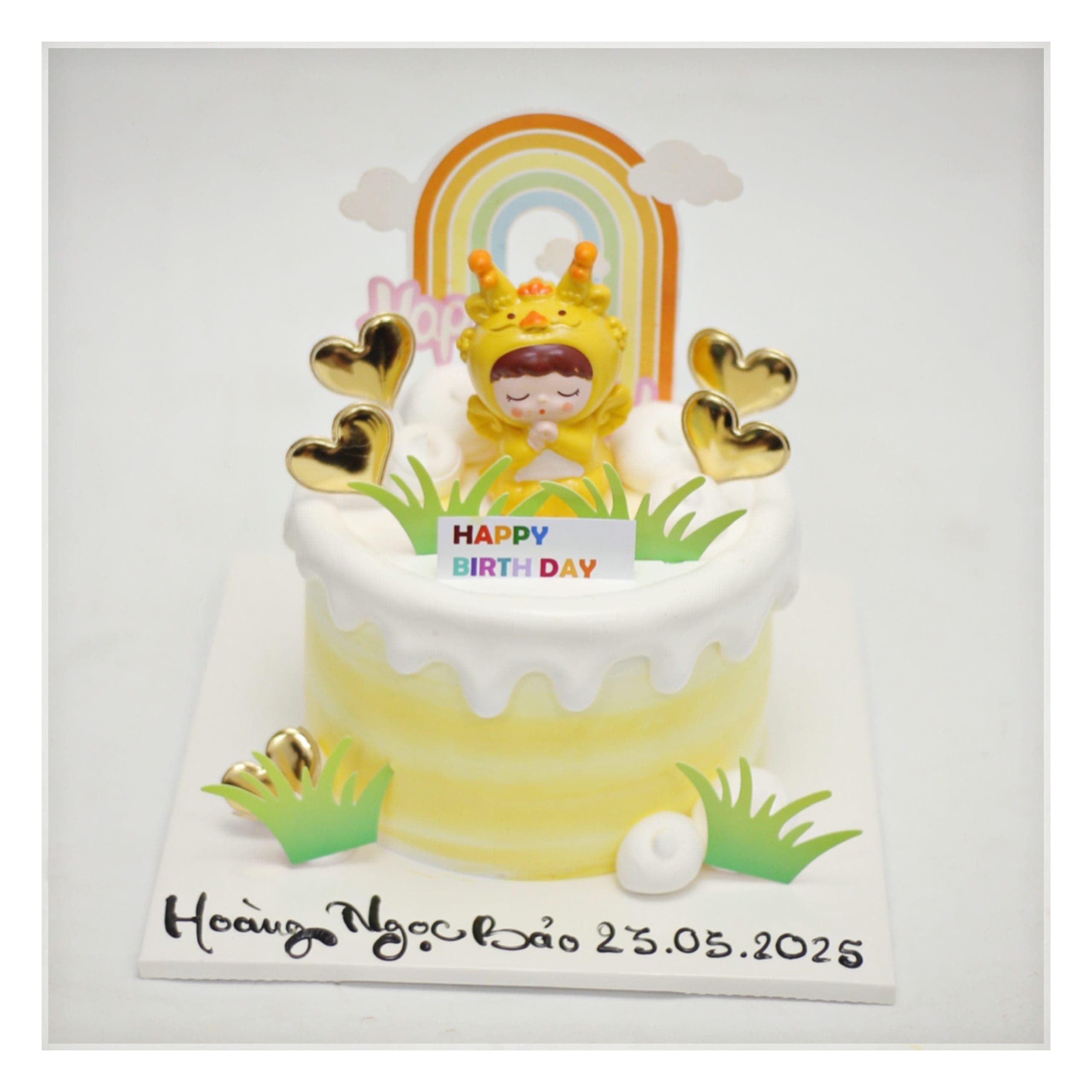 Bánh kem cầu vồng vàng cho bé yêu