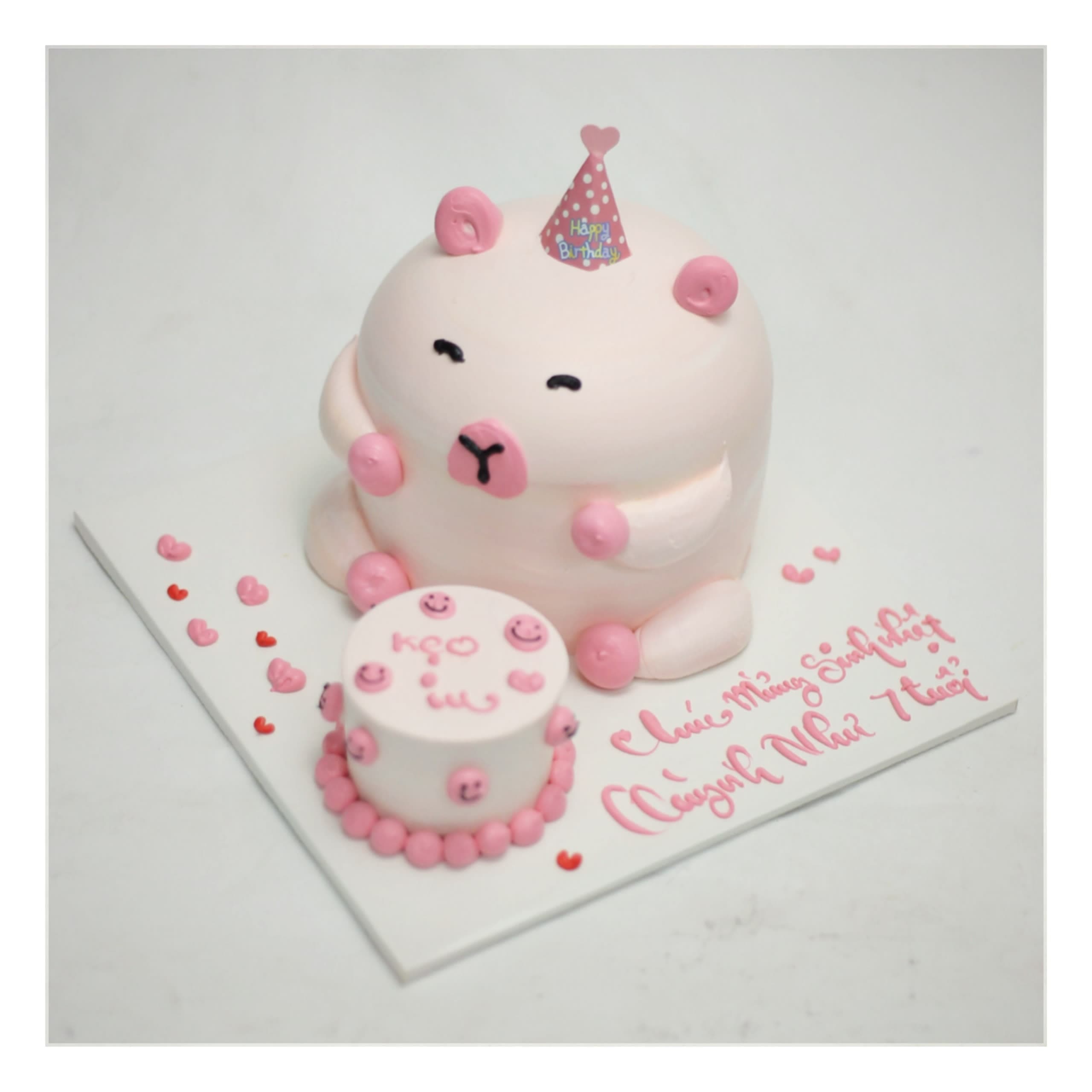 Bánh kem tạo hình gấu hồng dễ thương